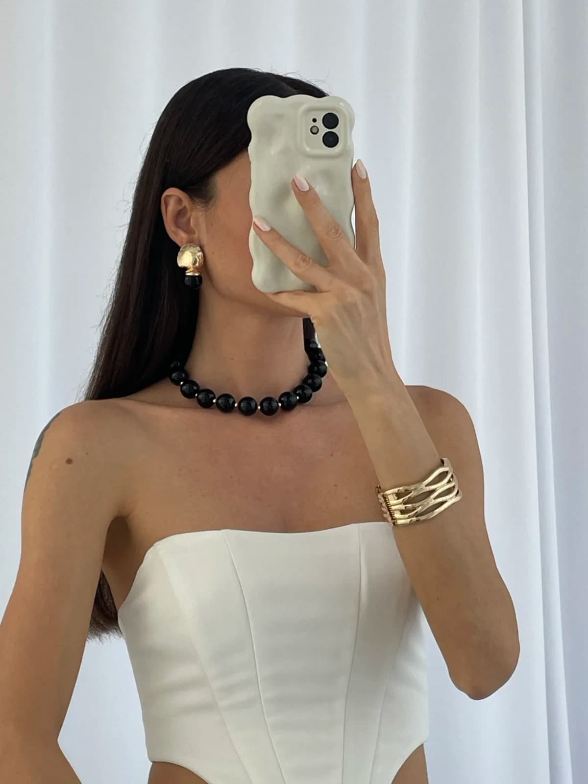 Özel Seri Soyut Gold Detay ZR Model Siyah Top Küpe