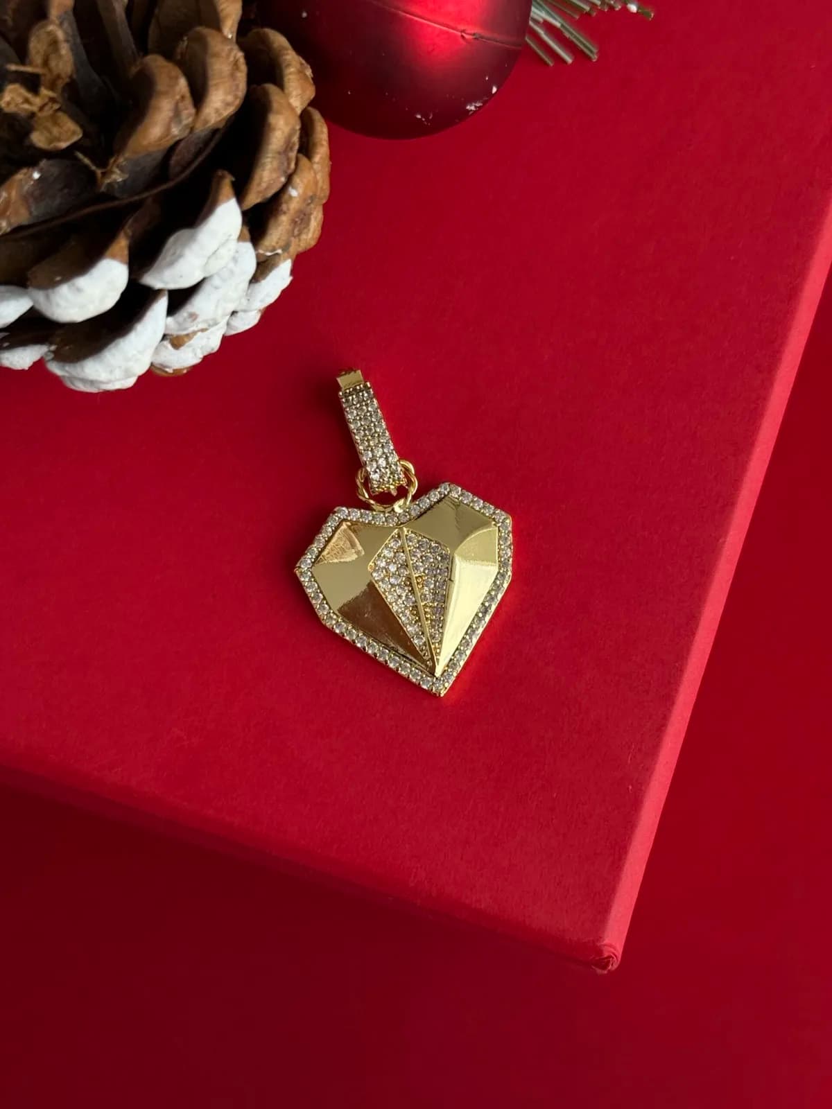 NS- Zirkon Taşlı Kalp Tasarım Gold Charm Uç