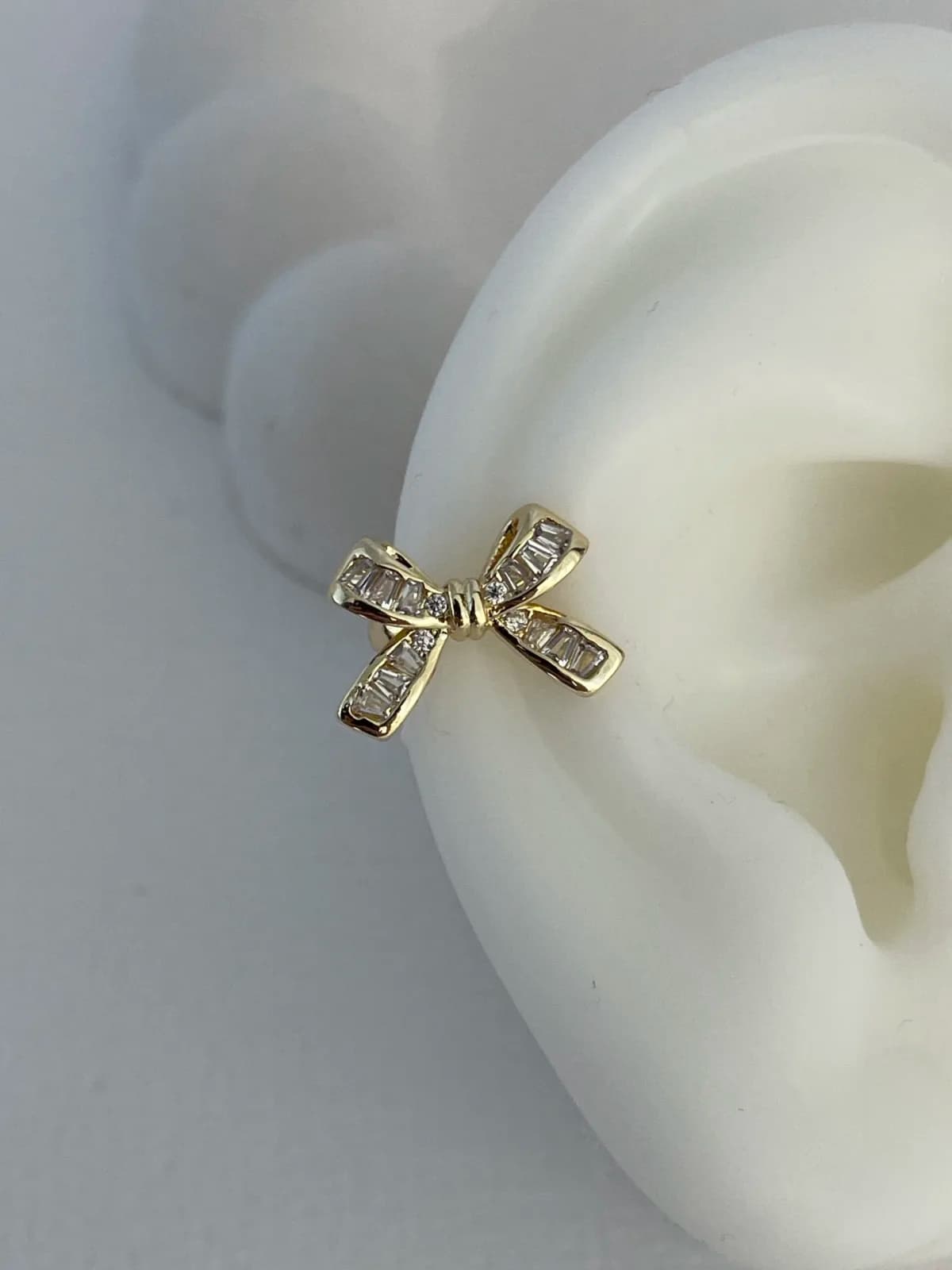 Özel Seri Baget Taş Fiyonk Model Gold  Earcuff