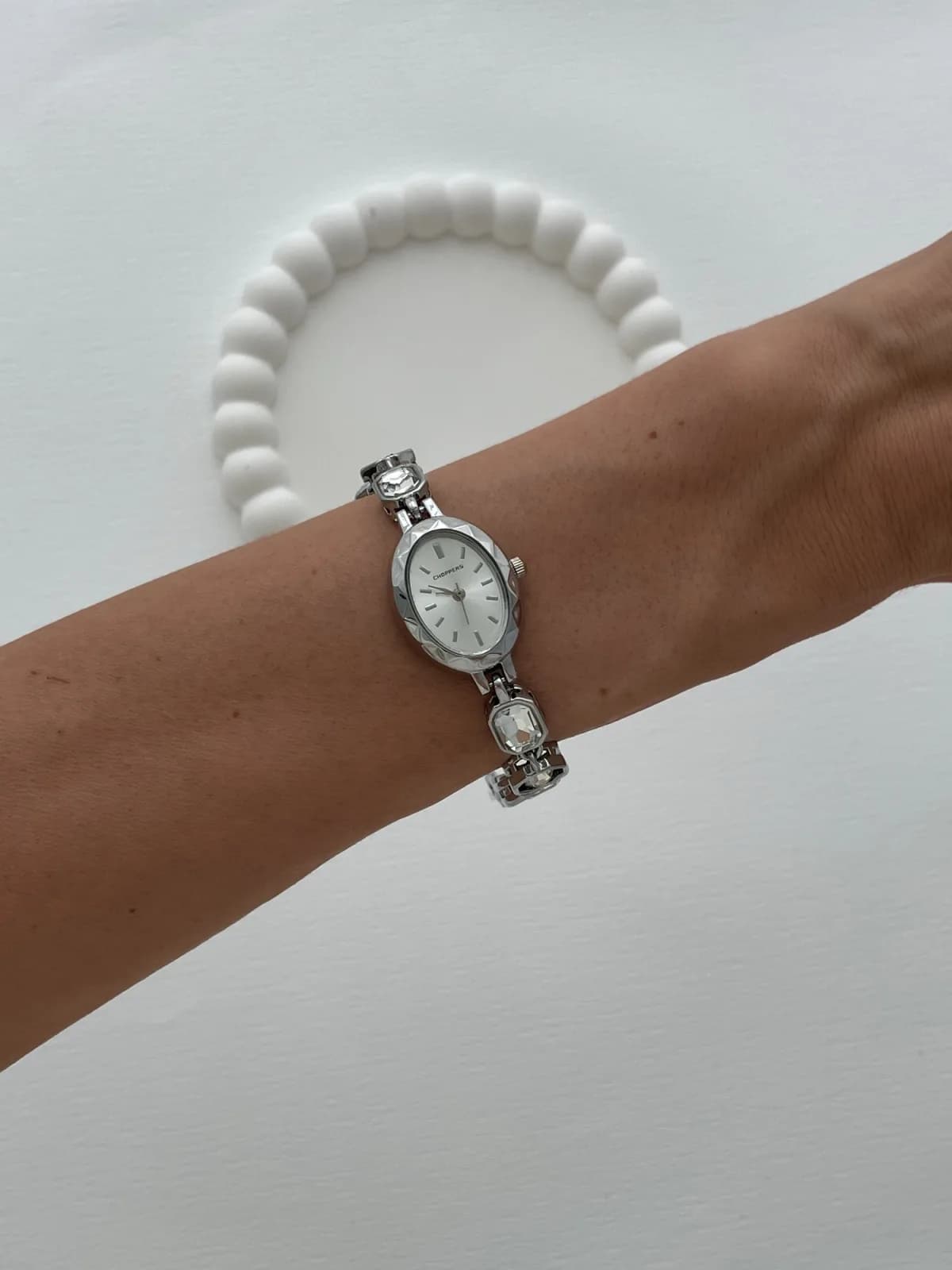 Marka Model Oval Tasarım Baget Taşlı Kadranı Beyaz Vintage Gümüş Saat