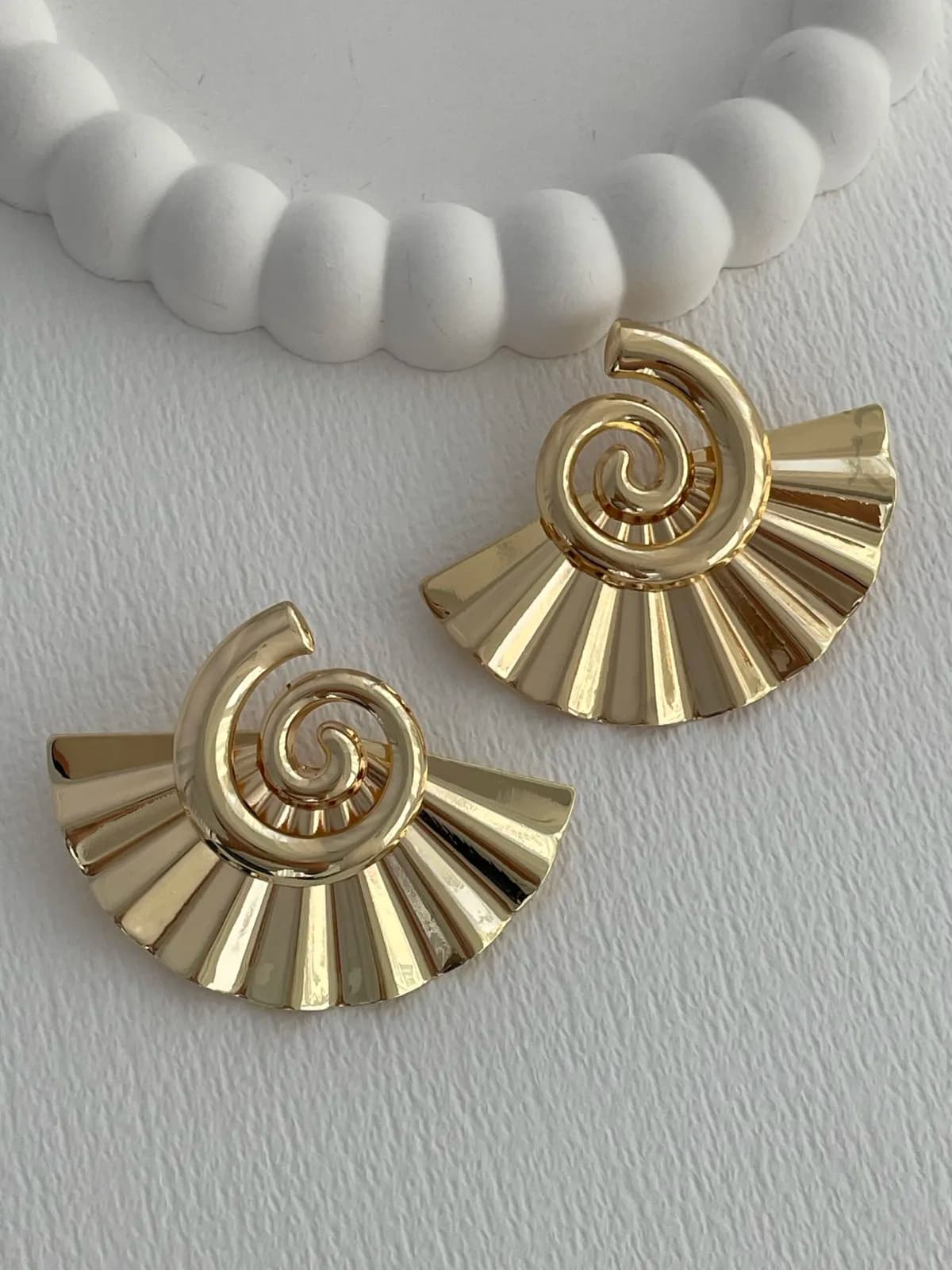 Özel Seri Spiral Detay Yelpaze Tasarım Gold Küpe