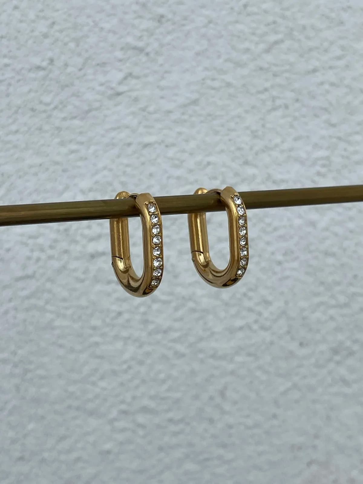 Çelik Zirkon Taşlı Dikdörtgen Tasarım Gold Küpe