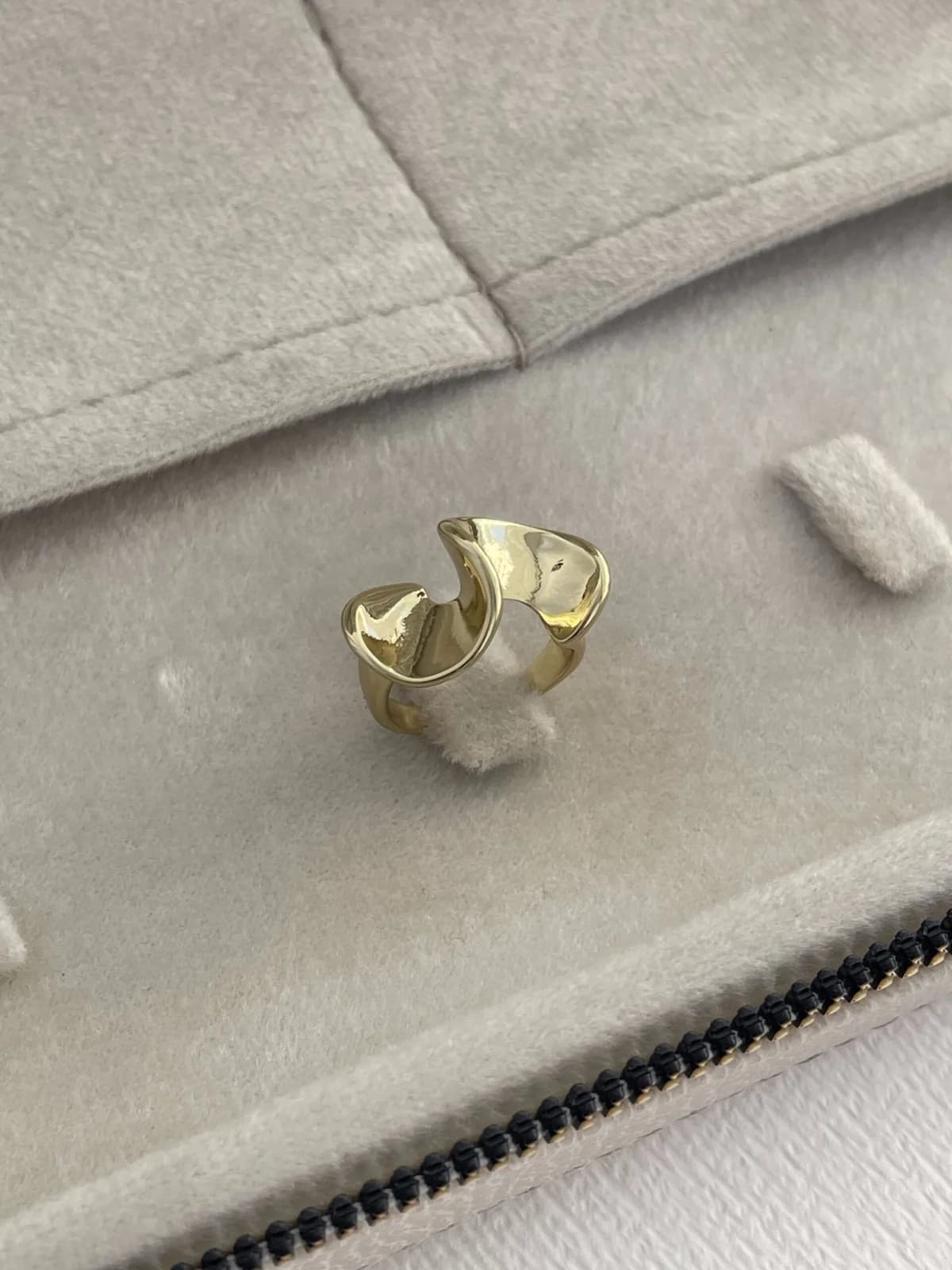 Özel Seri Kıvrım Tasarım Ayarlanabilir Gold Yüzük
