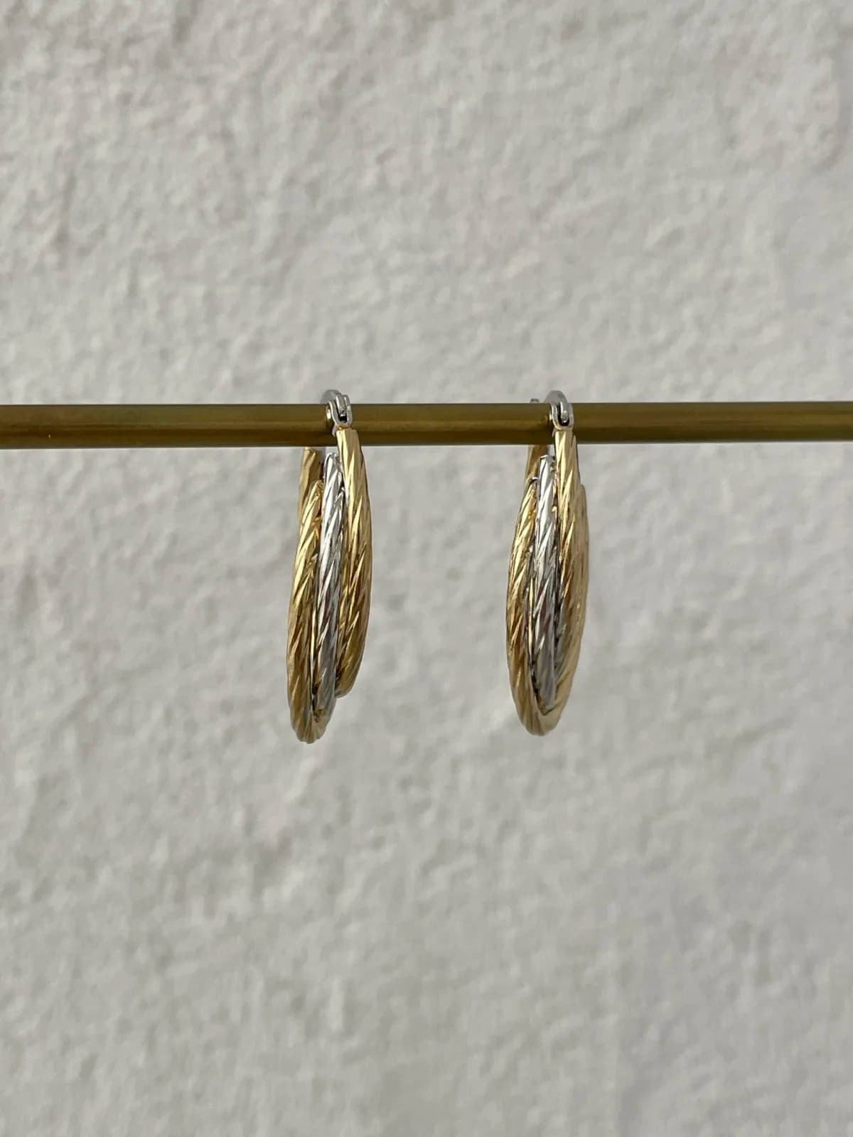 Çelik Üçlü Burgu Tasarım Gold &amp; Gümüş Küpe
