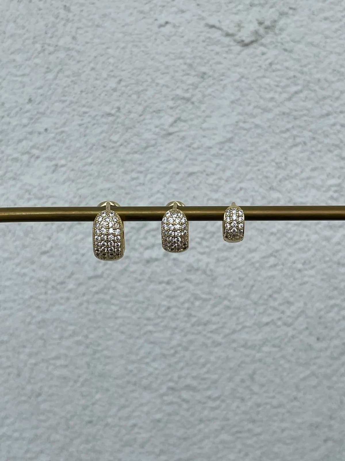 Özel Seri Zirkon Taşlı Üçlü Halka Gold Küpe Seti