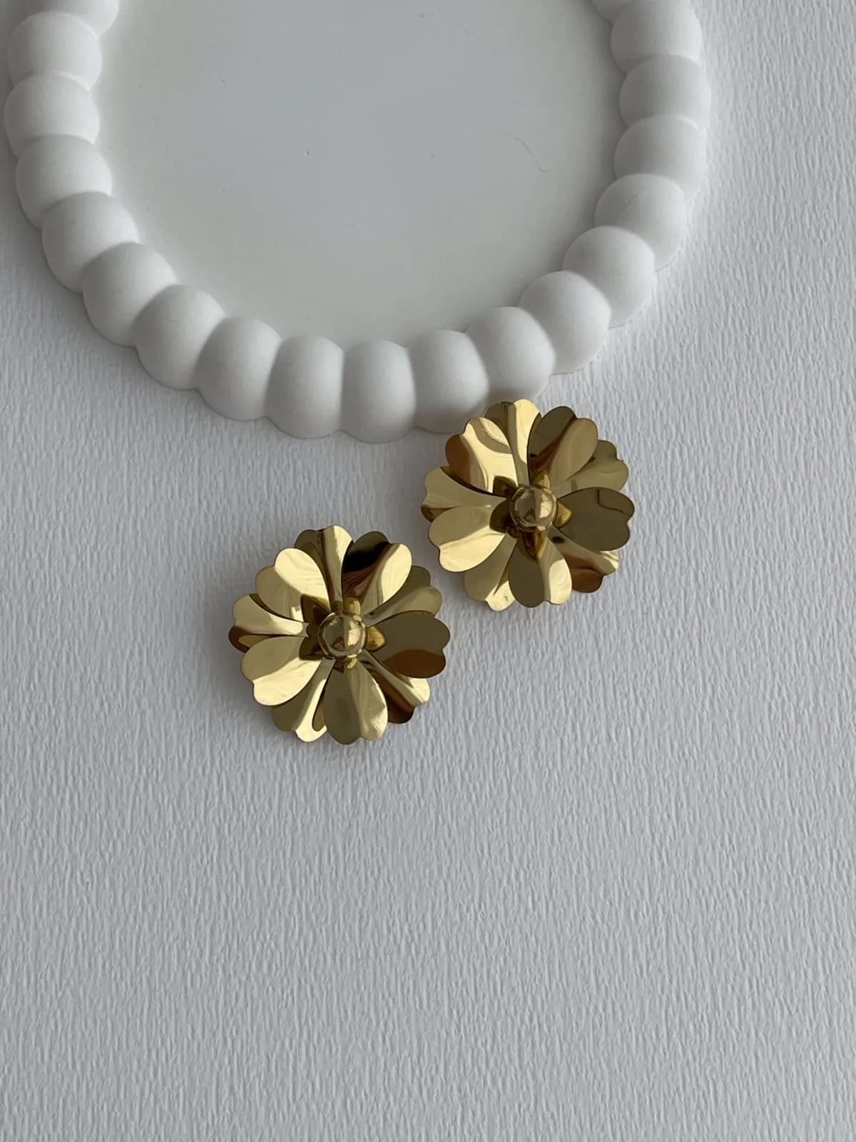 Çelik Çiçek Tasarım Gold Küpe