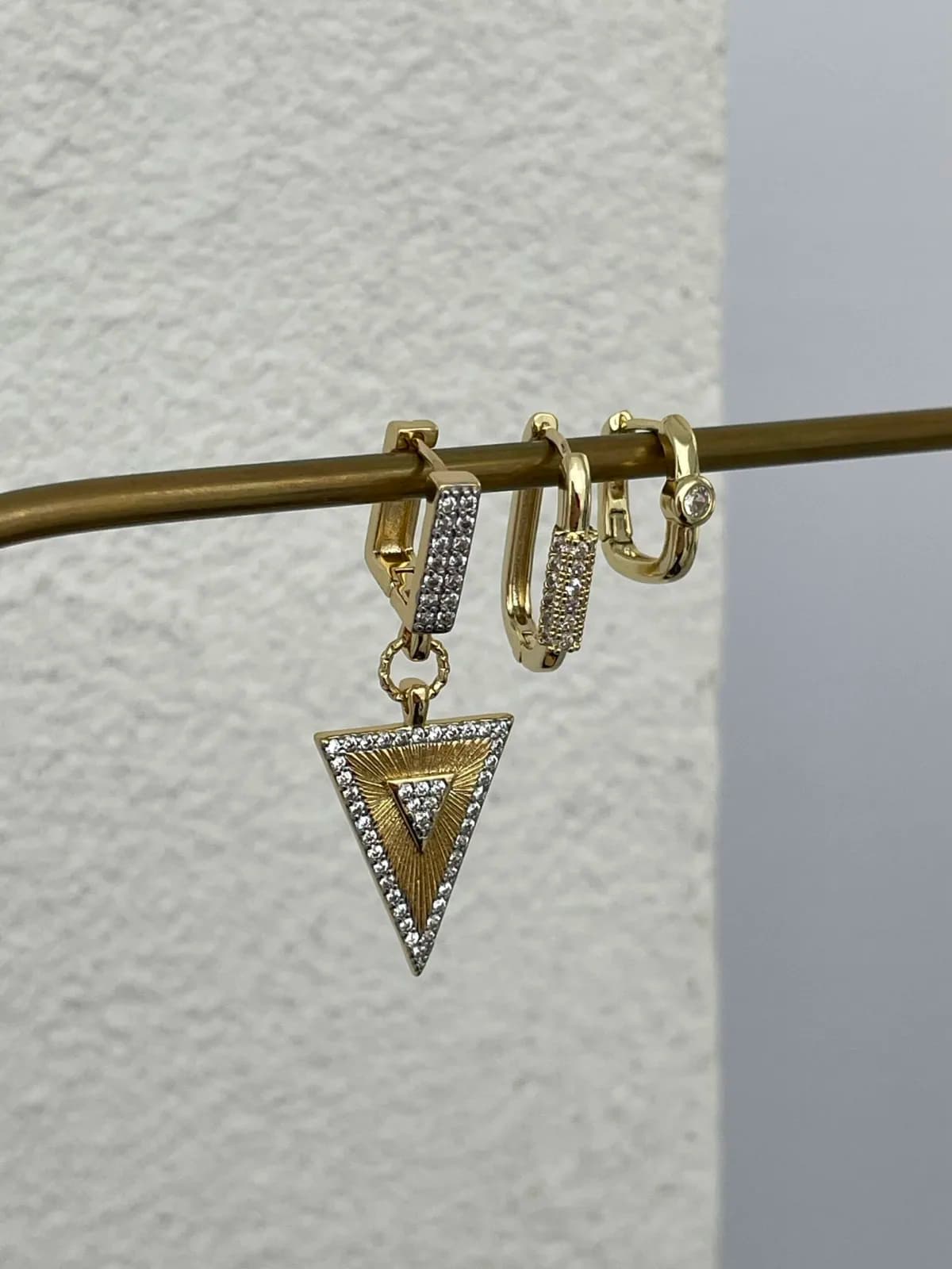 Özel Seri Zirkon Taşlı Geometrik Üçlü Halka Gold Küpe Seti