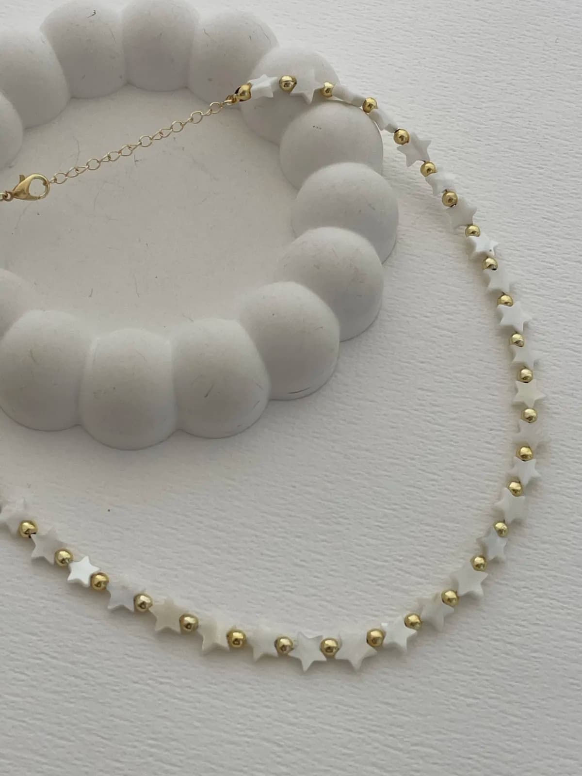 Özel Seri Gold Top Detay Beyaz Mineli Yıldız Kolye