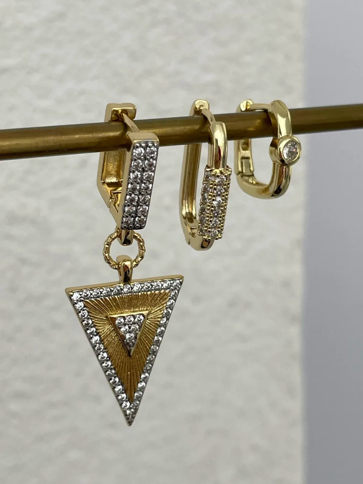 Özel Seri Zirkon Taşlı Geometrik Üçlü Halka Gold Küpe Seti