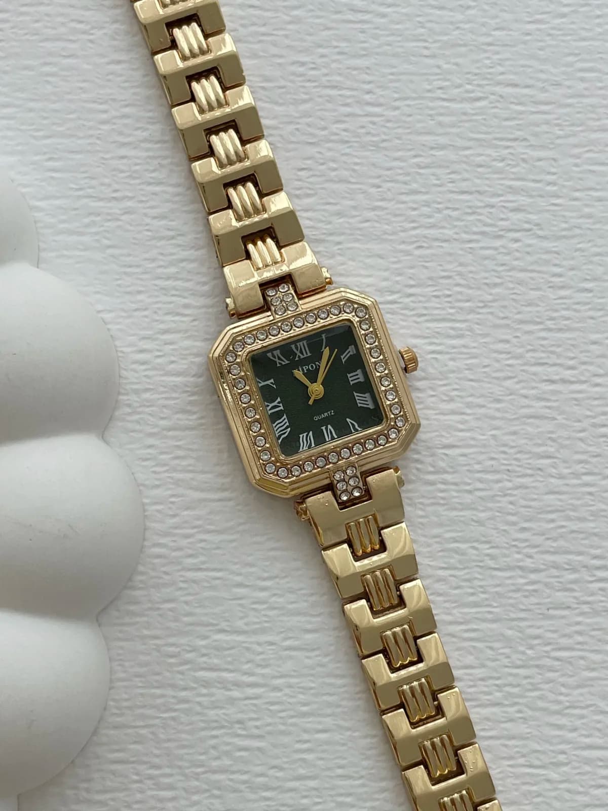 Kare Tasarım Zirkon Taşlı Kadranı Siyah Gold Vintage Saat