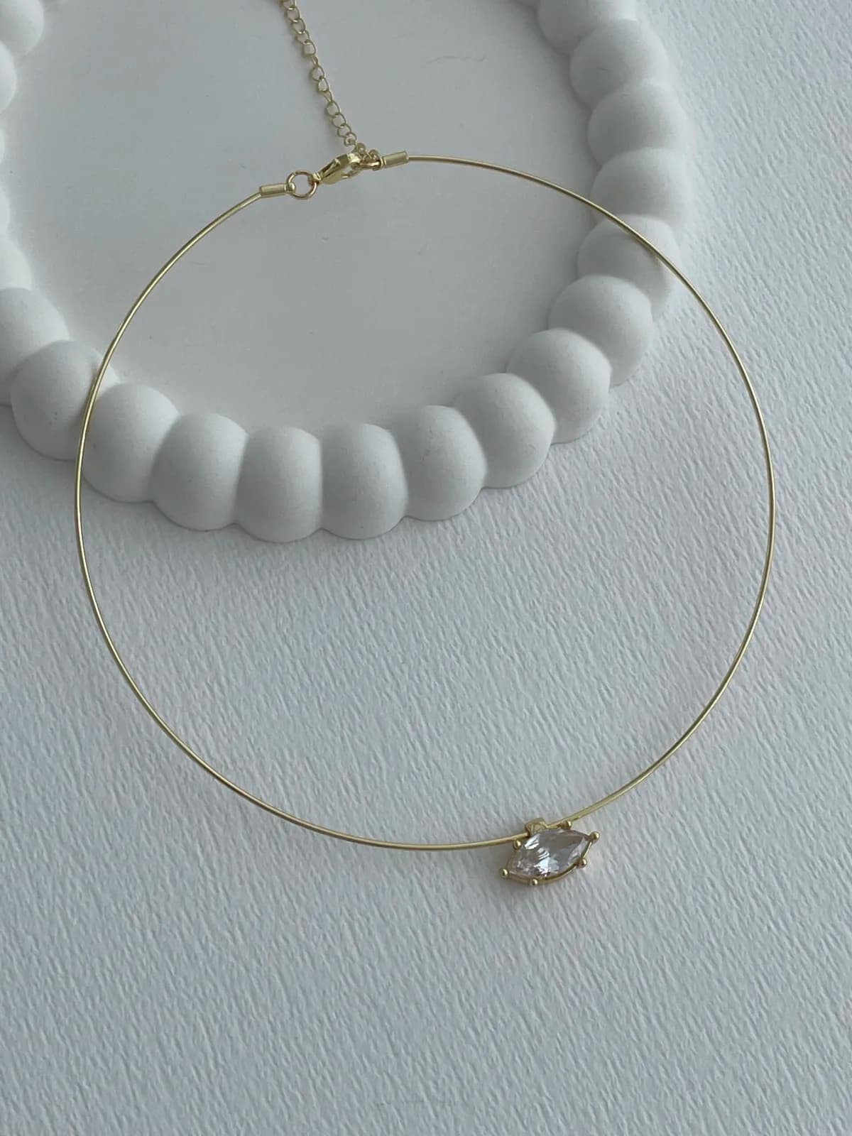 Özel Seri Damla Tasarım Baget Taşlı Gold Choker Kolye