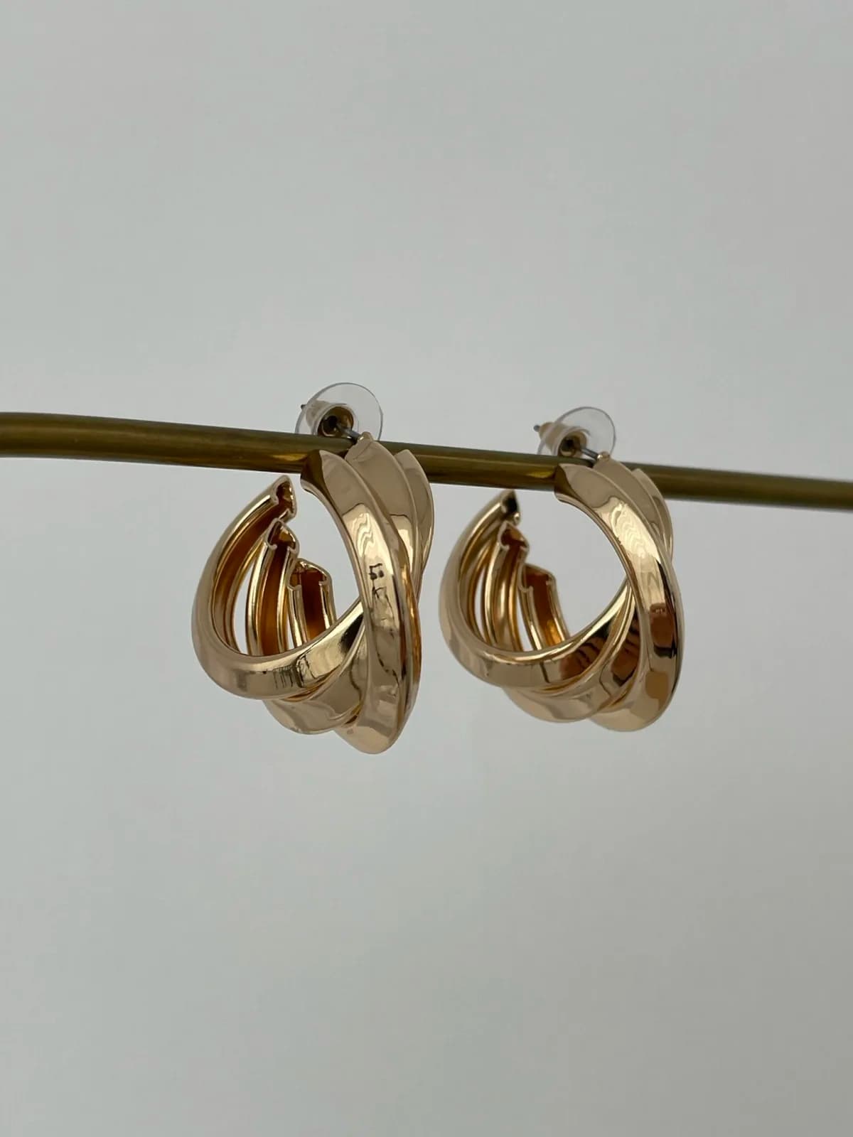 Özel Seri Üçlü Kıvrım Geometrik Tasarım Gold Küpe