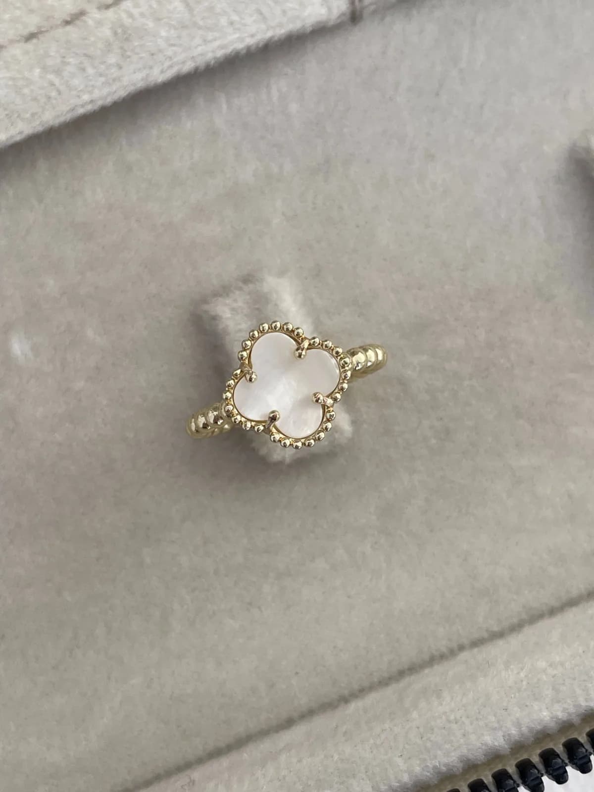 Özel Seri Yonca Tasarım Sedef Mineli Gold Ayarlanabilir Yüzük
