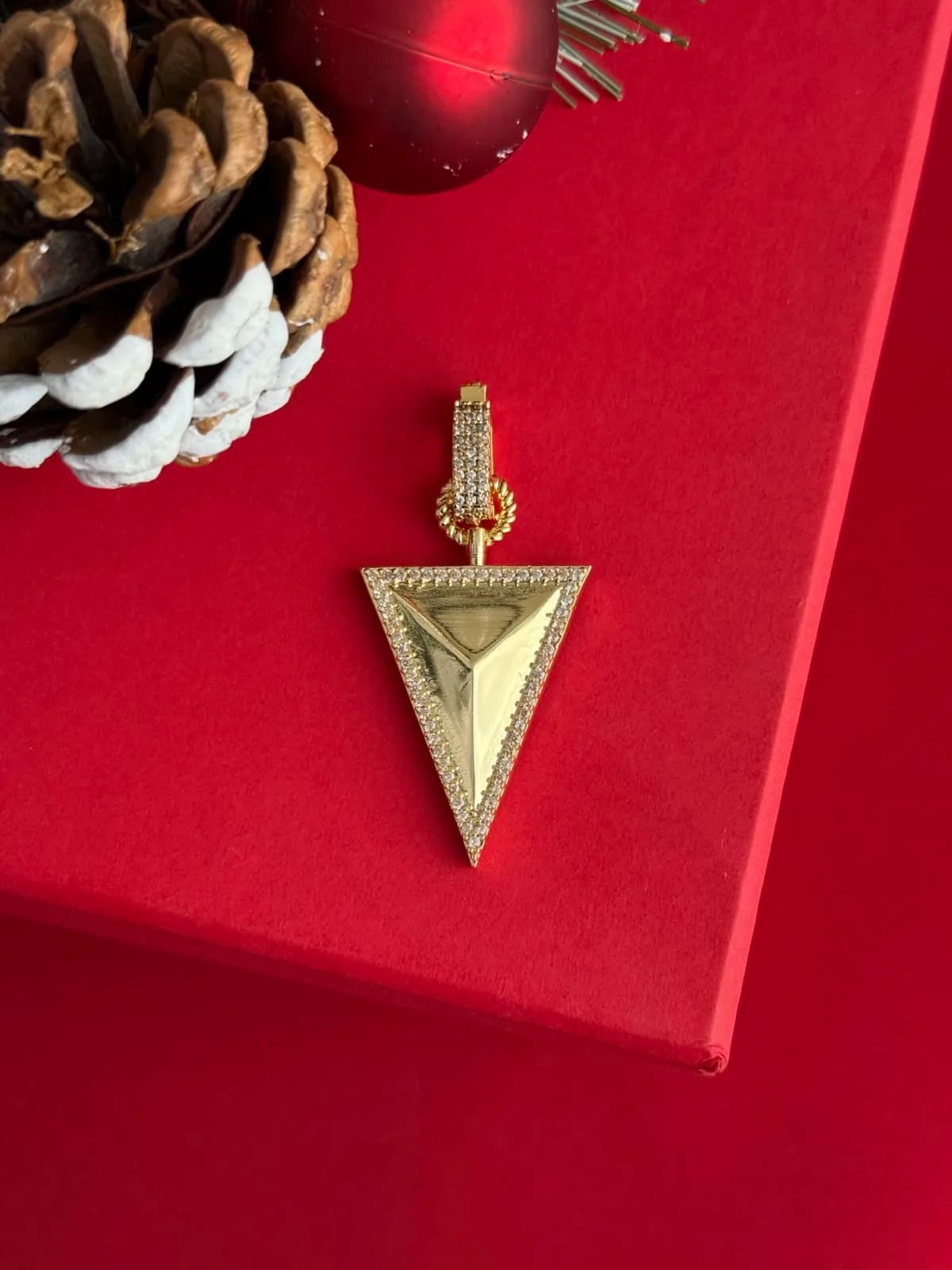 NS-Zirkon Taşlı Büyük Üçgen Gold Charm Uç