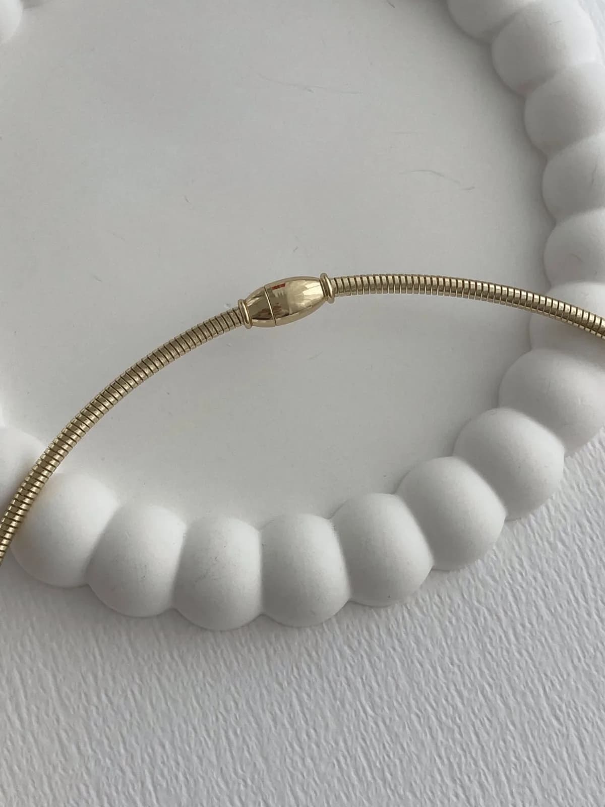 Özel Seri Oval Plaka Detay Gold Choker Kolye