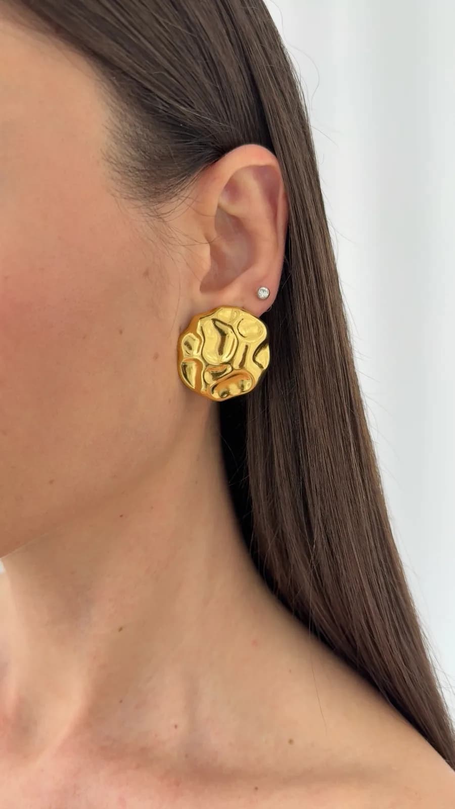 Çelik Soyut Tasarım Yuvarlak Gold Küpe