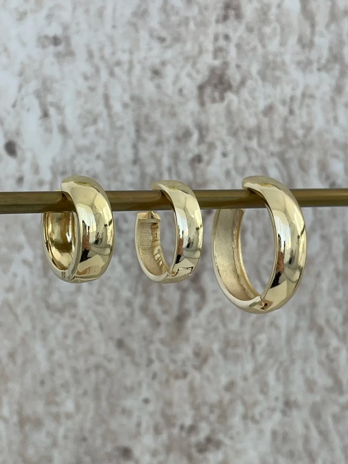Özel Seri Kenarları Kesik Gold Orta Halka Küpe