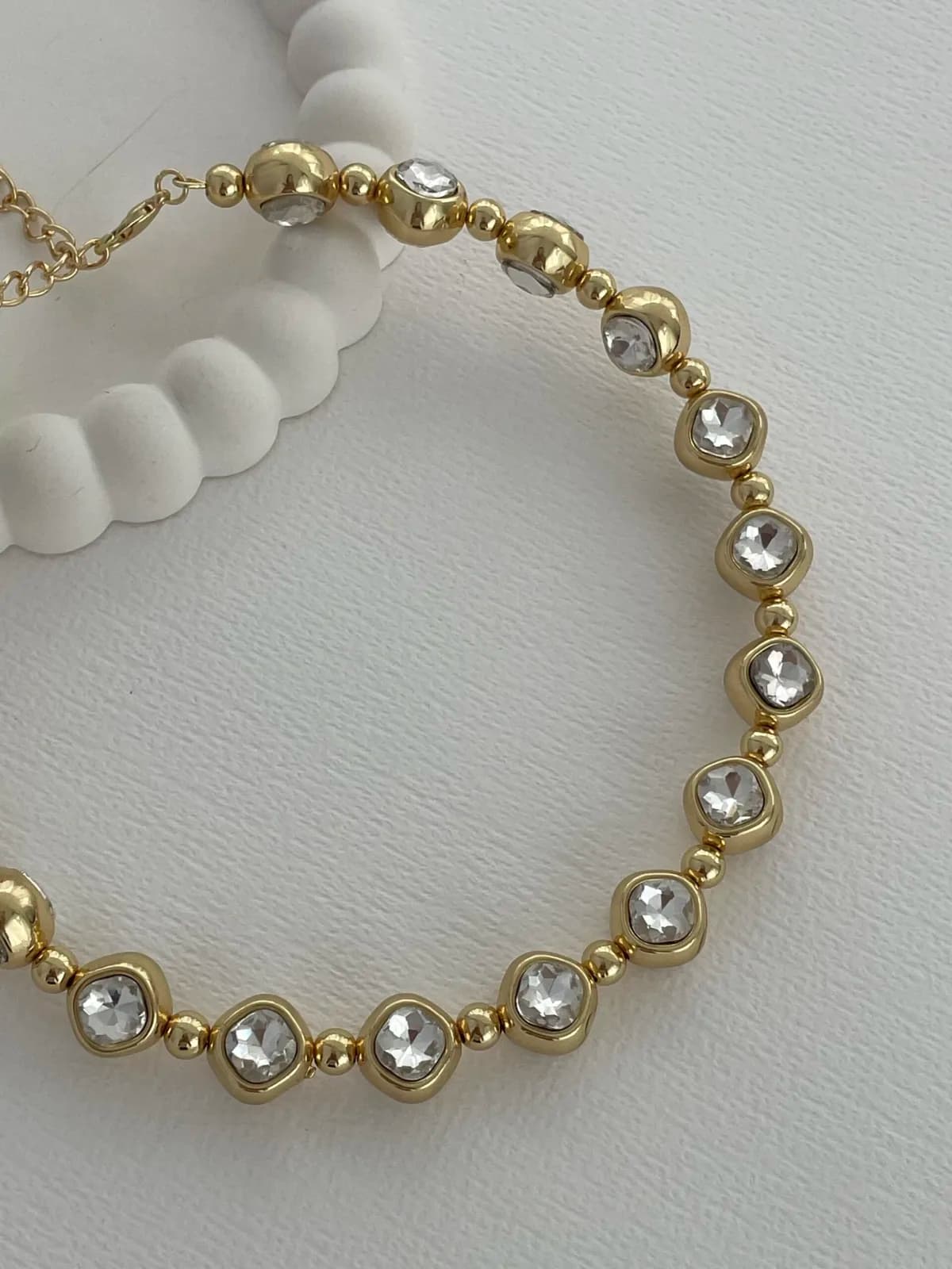 Özel Seri Çift Tarafı Zirkon Taşlı Gold Yuvarlak Choker Kolye