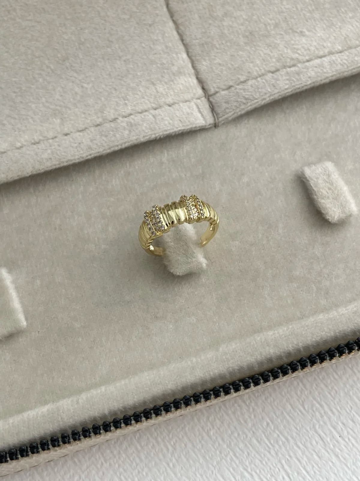 Özel Seri Çift Sıra Zirkon Taş Tırtık Ayarlanabilir Gold Yüzük