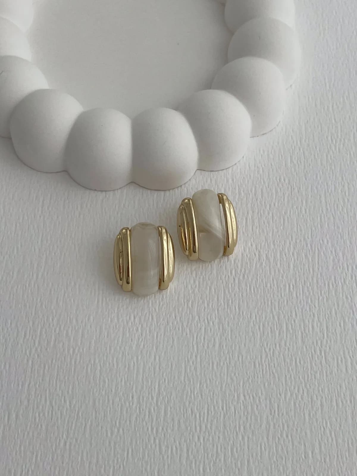 Özel Seri Sedef Kemik Oval Tasarım Gold Küpe