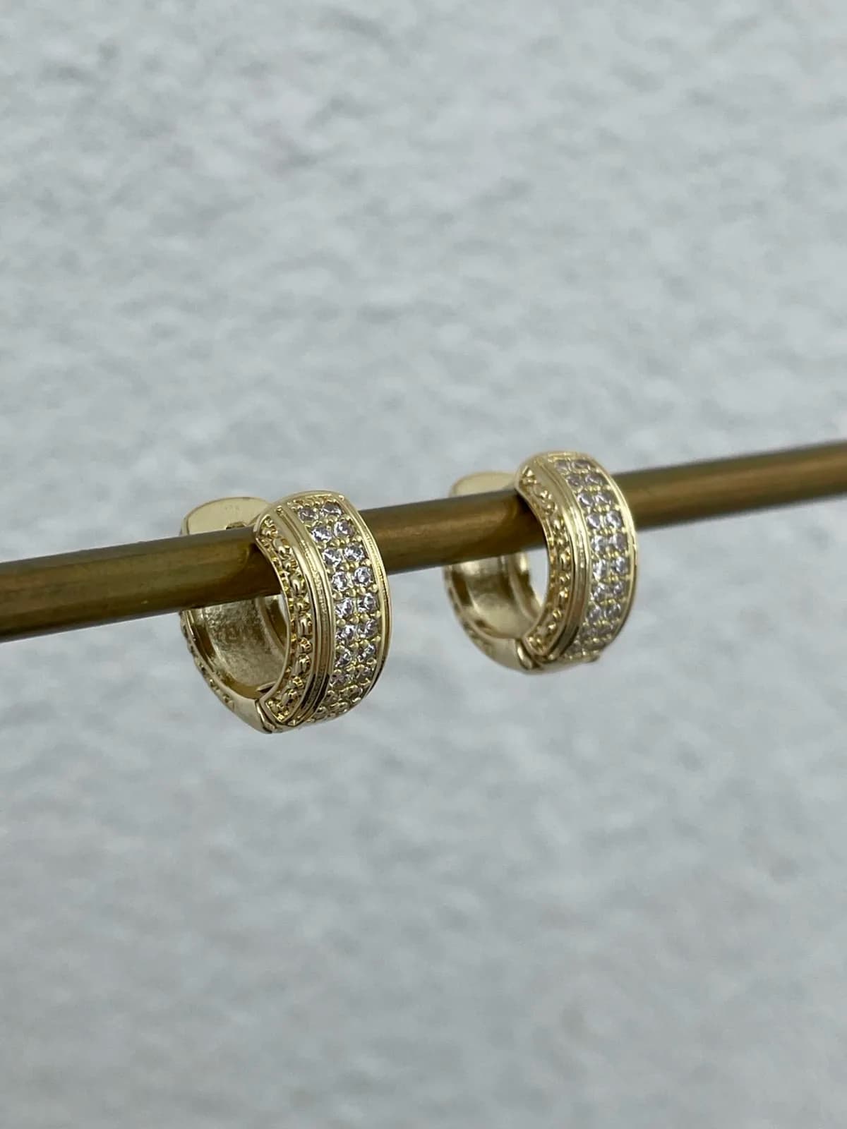 Özel Seri Zirkon Taşlı Kalın Mini Gold Halka Küpe