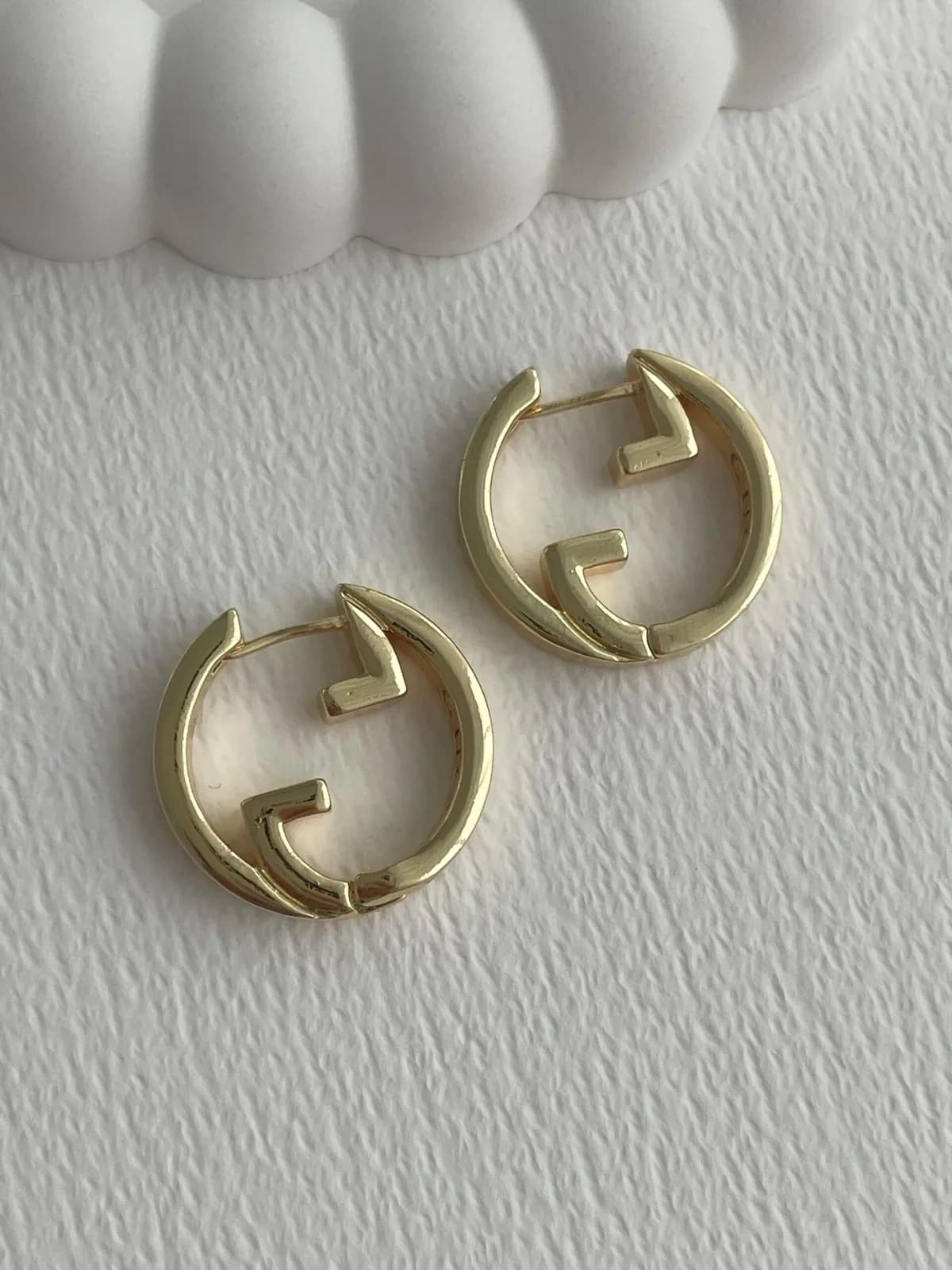 Özel Seri Marka Model Gold Küpe