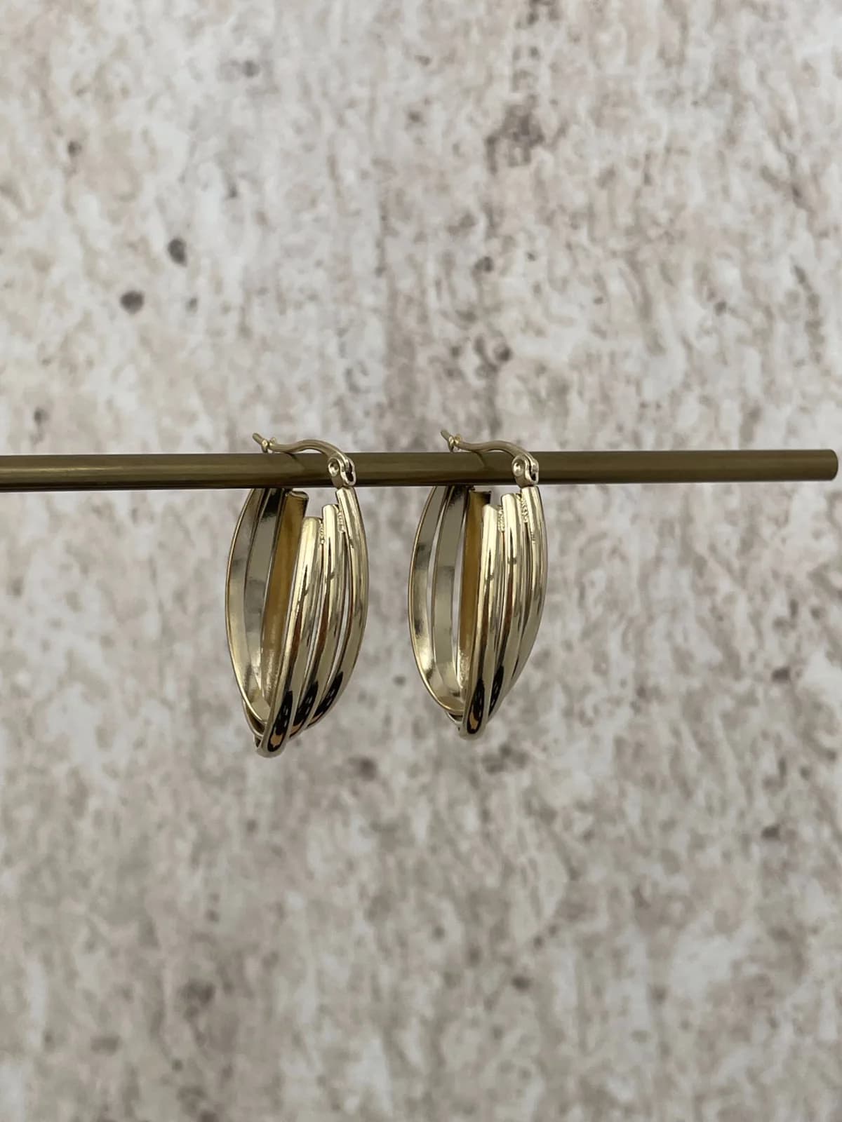 Çelik Çapraz Tasarım Gold Oval Halka Küpe