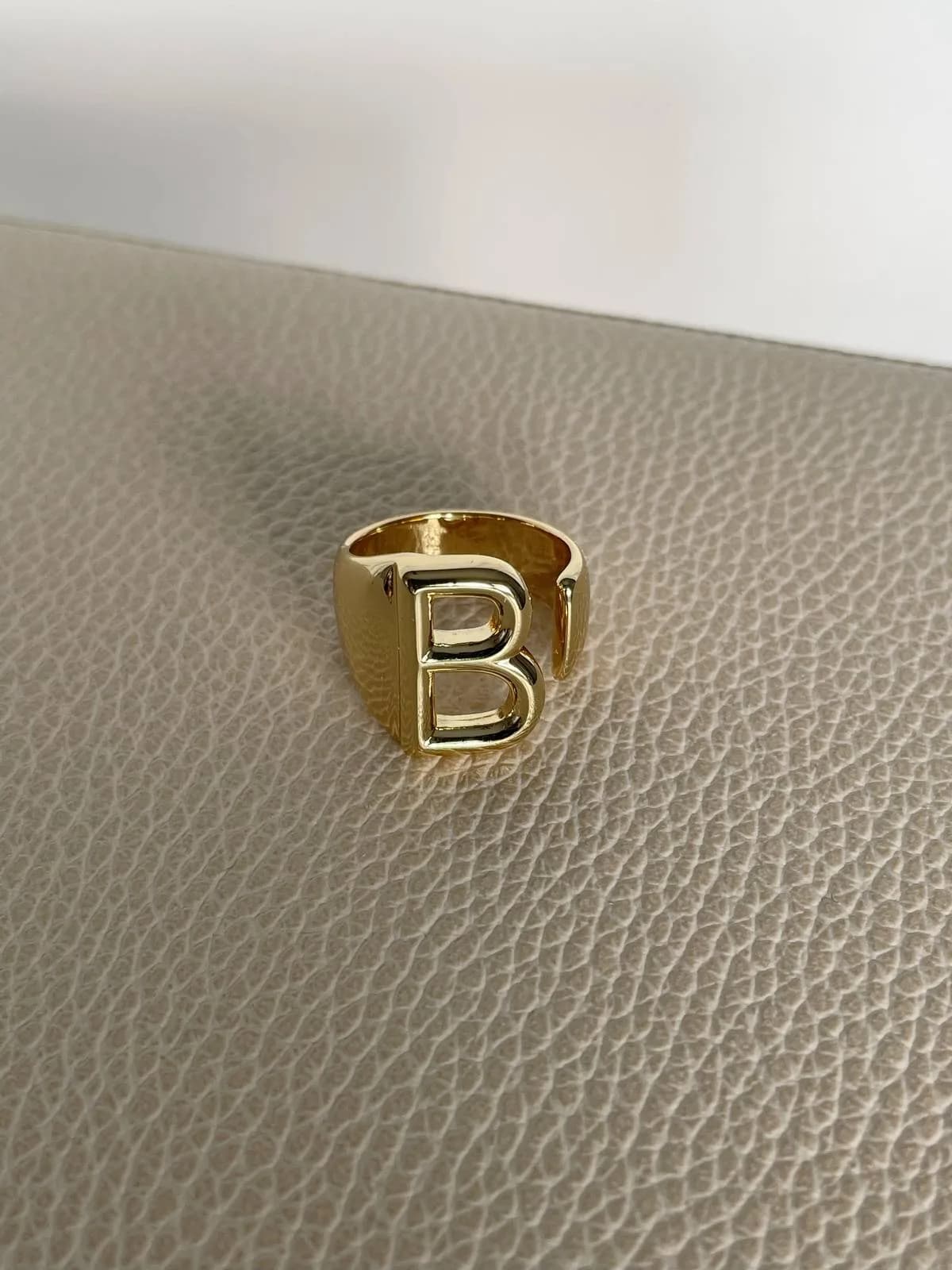 Özel Seri Kalın B Harfli Gold Yüzük