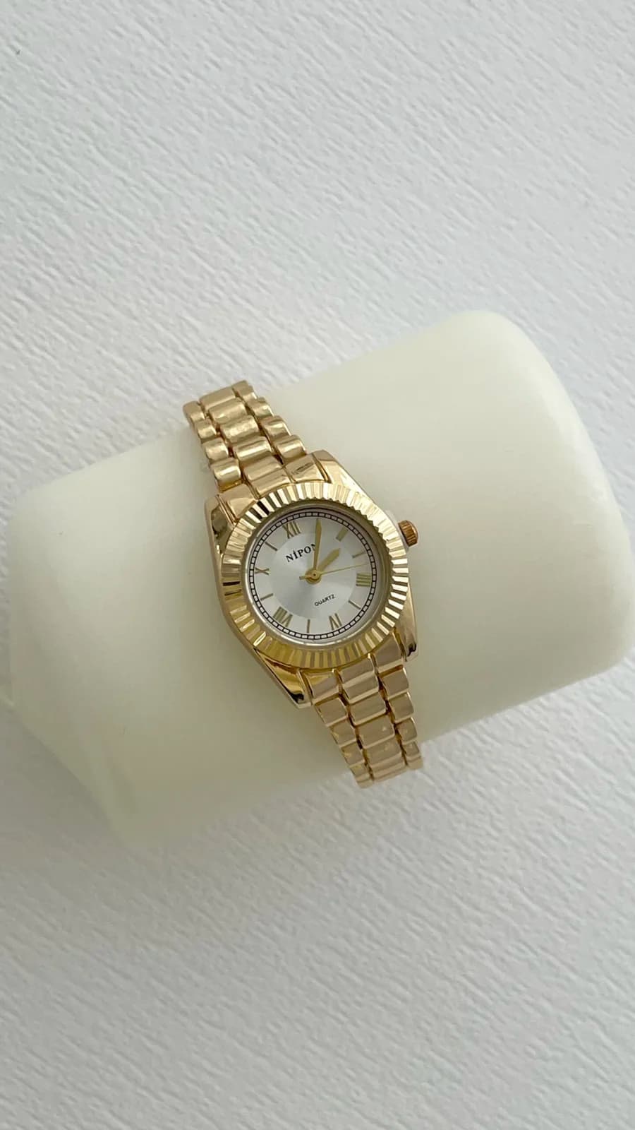 Yuvarlak Tasarım Kadranı Beyaz Gold Vintage Saat