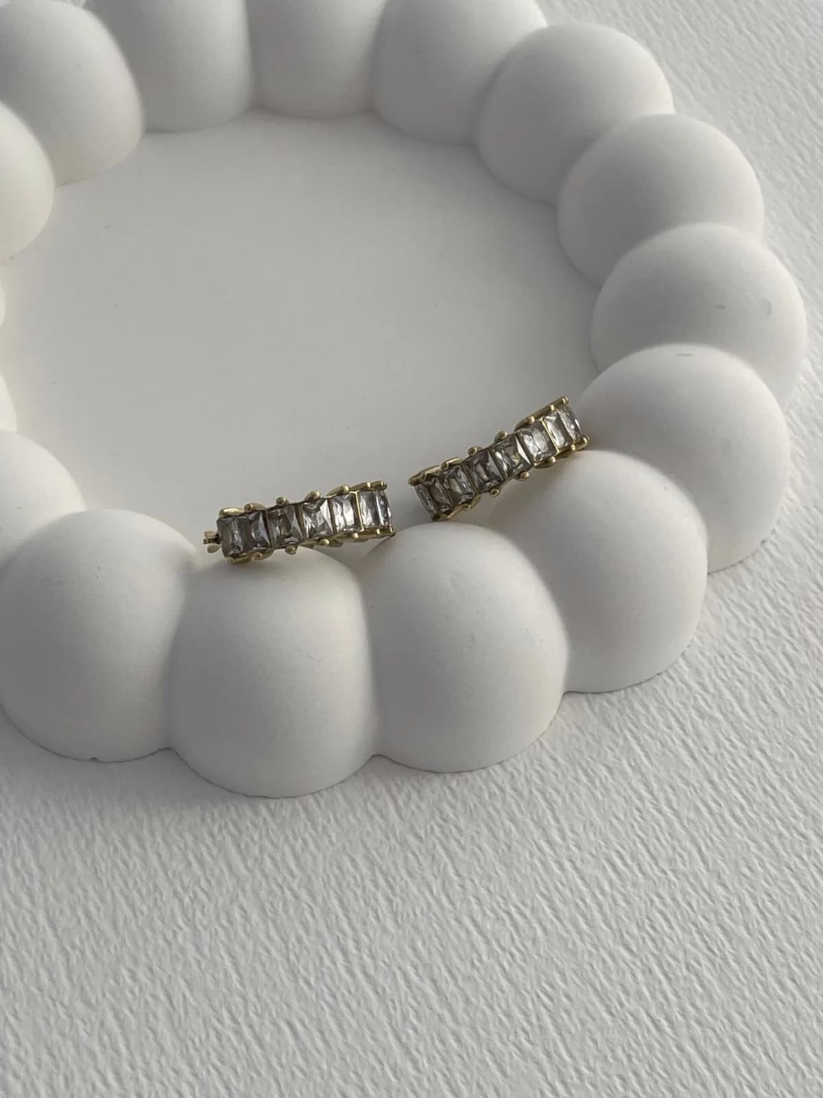 Çelik Zİrkon Taşlı Tırtıklı Halka Gold Küpe