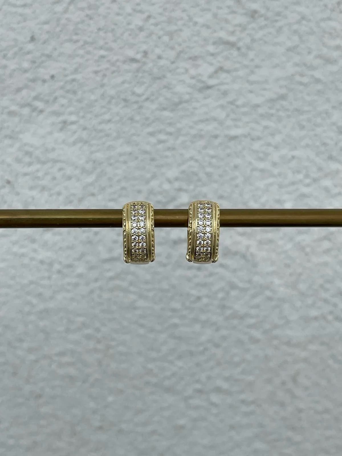 Özel Seri Zirkon Taşlı Kalın Mini Gold Halka Küpe