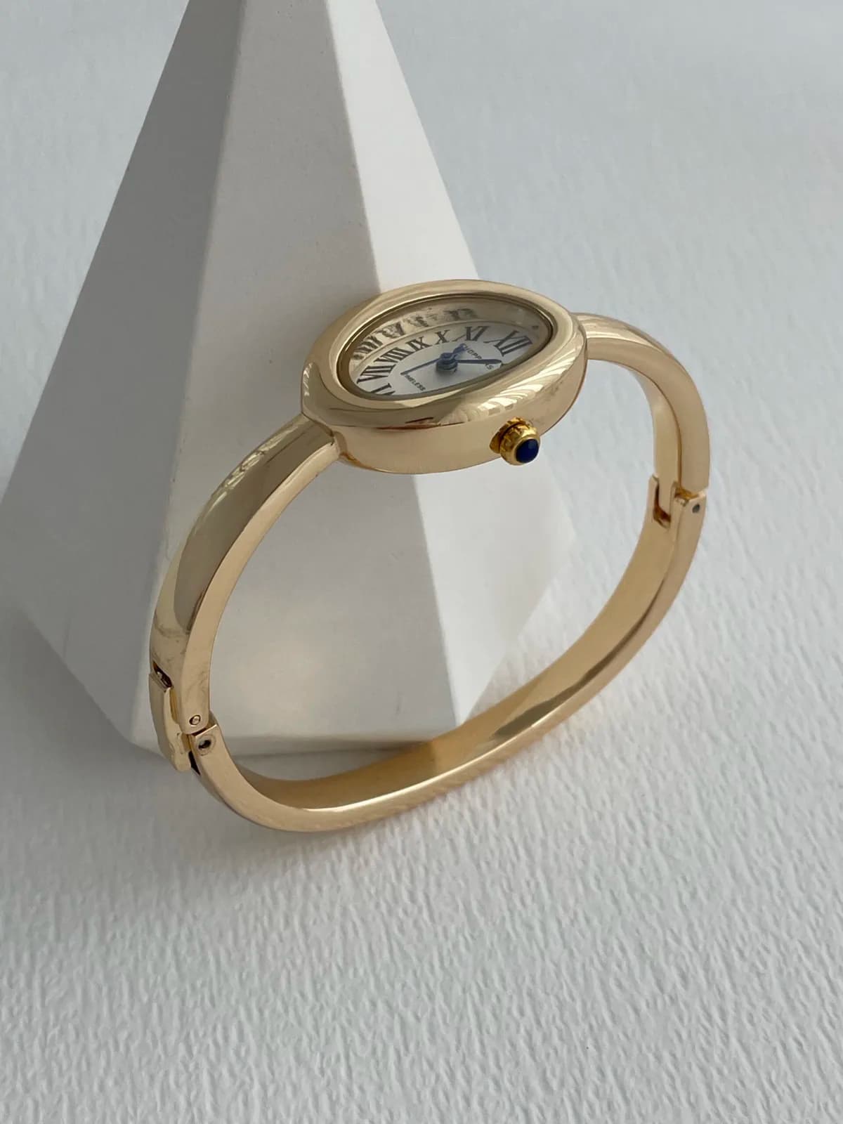 Marka Model Kelepçe Tasarım Kadranı Beyaz Gold Vintage Saat