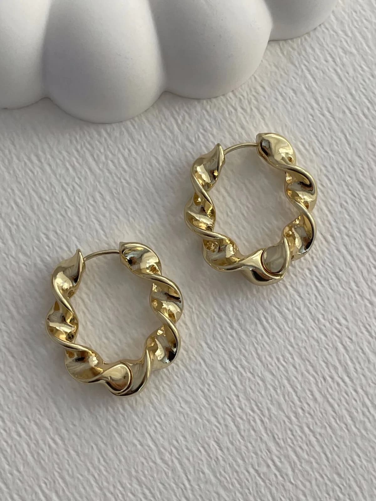 Özel Seri Burgu Tasarım Gold Halka Küpe