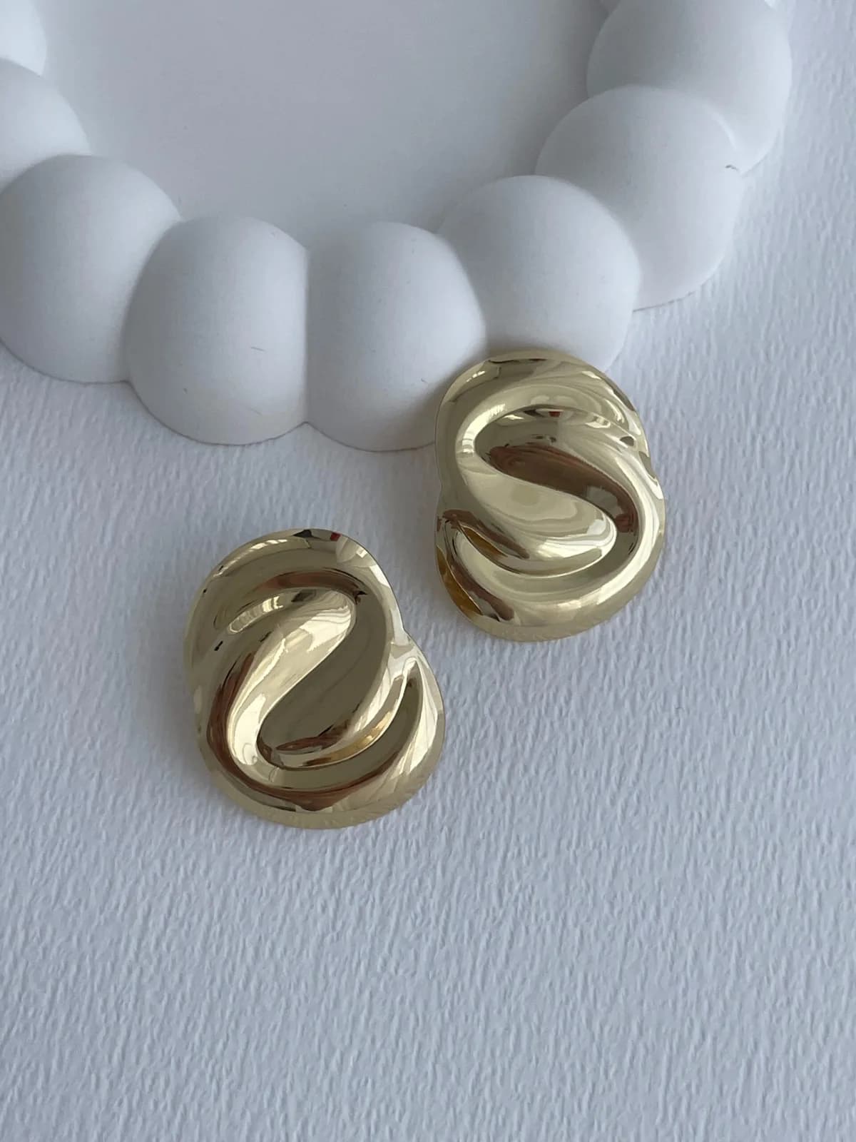 Özel Seri S Kıvrım Tasarım Gold Küpe