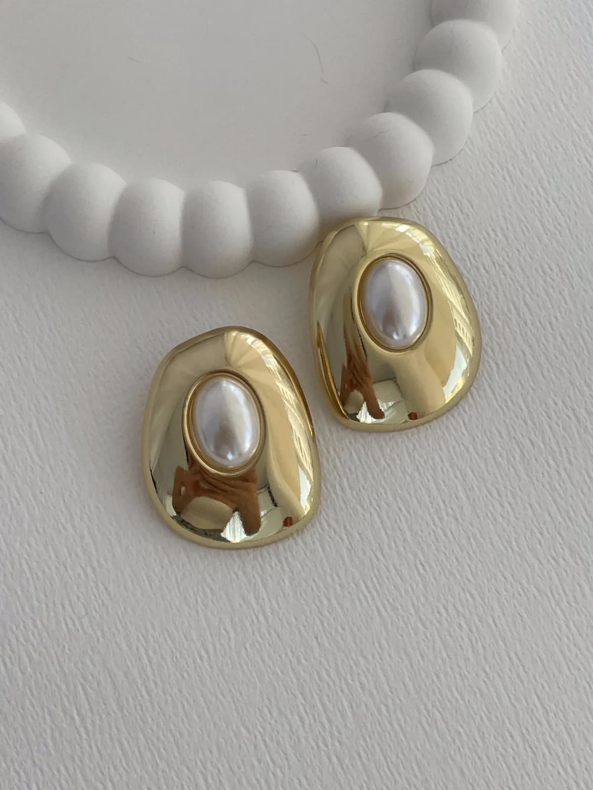 Özel Seri Oval Tasarım İnci Detay Gold Küpe