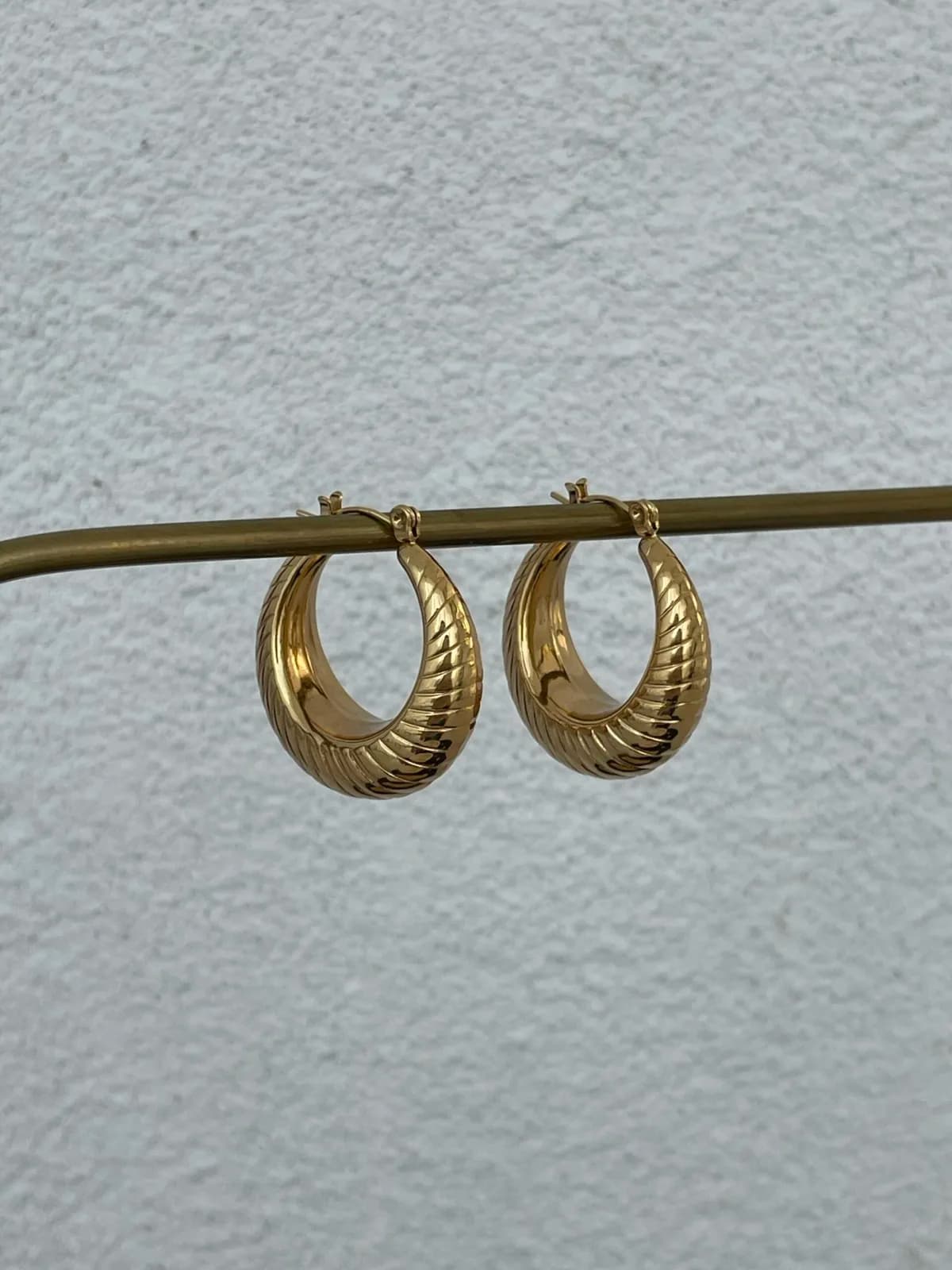Çelik Tırtık Tasarım Gold Halka Küpe