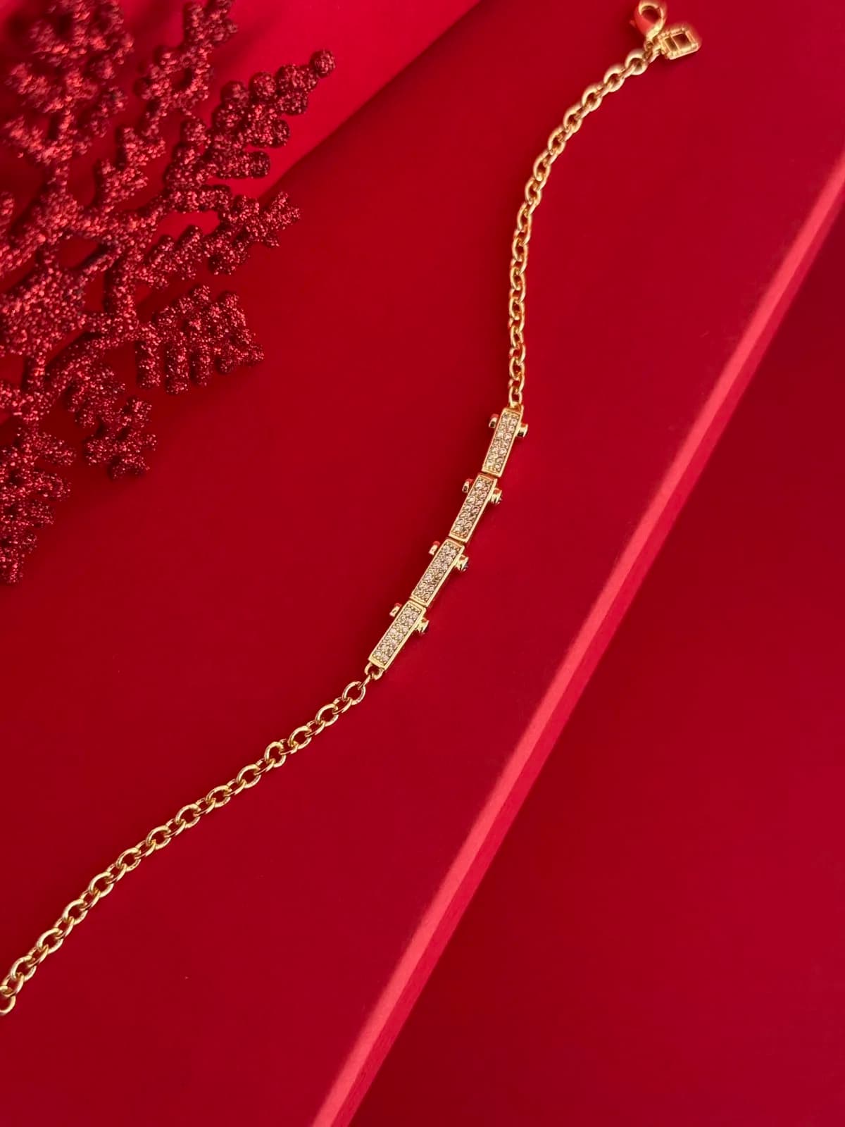 NS-Marka Model Dikdörtgen Zirkon Taşlı Gold Bileklik