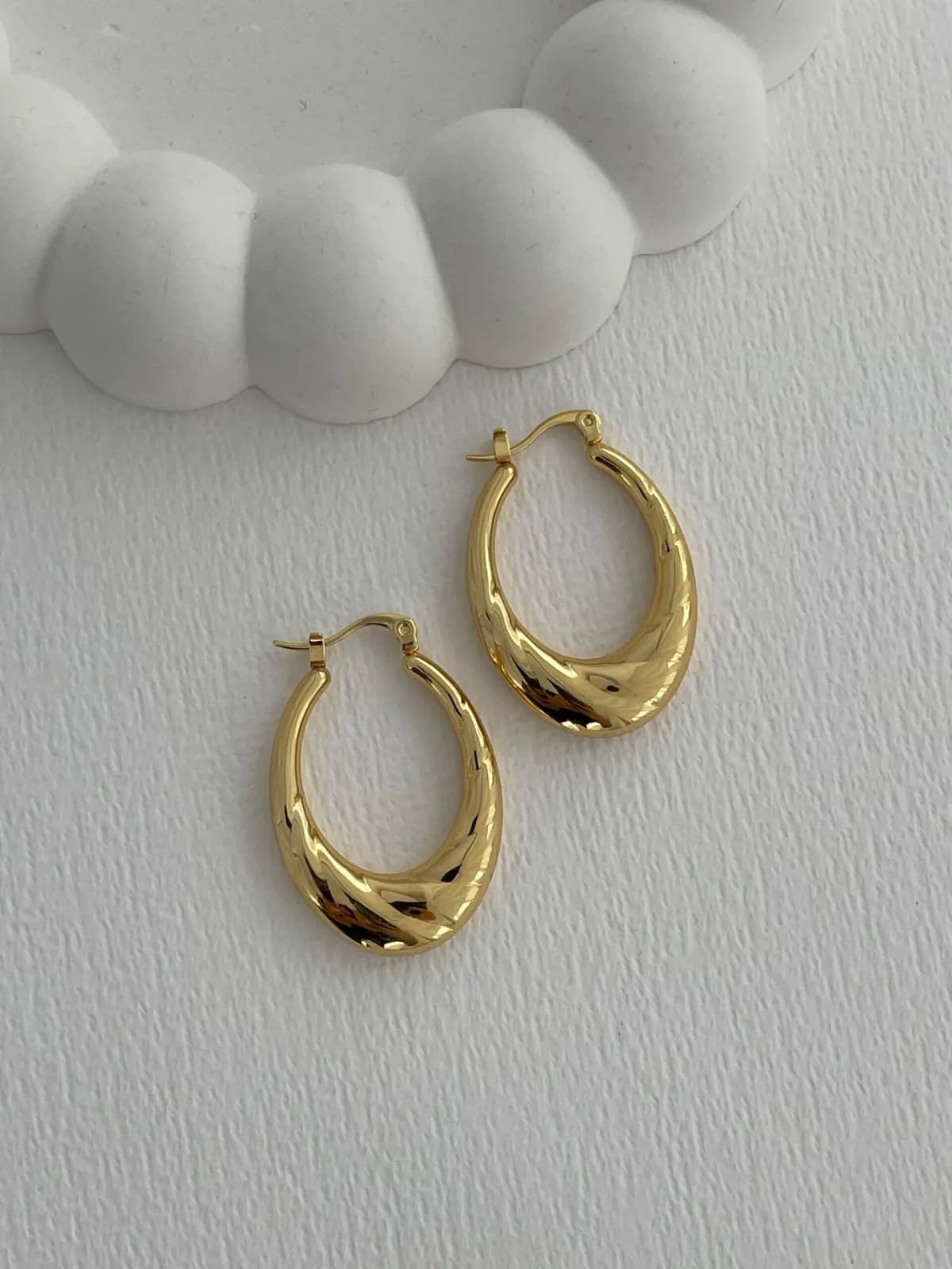 Çelik Desenli Oval Tasarım Gold Halka Küpe