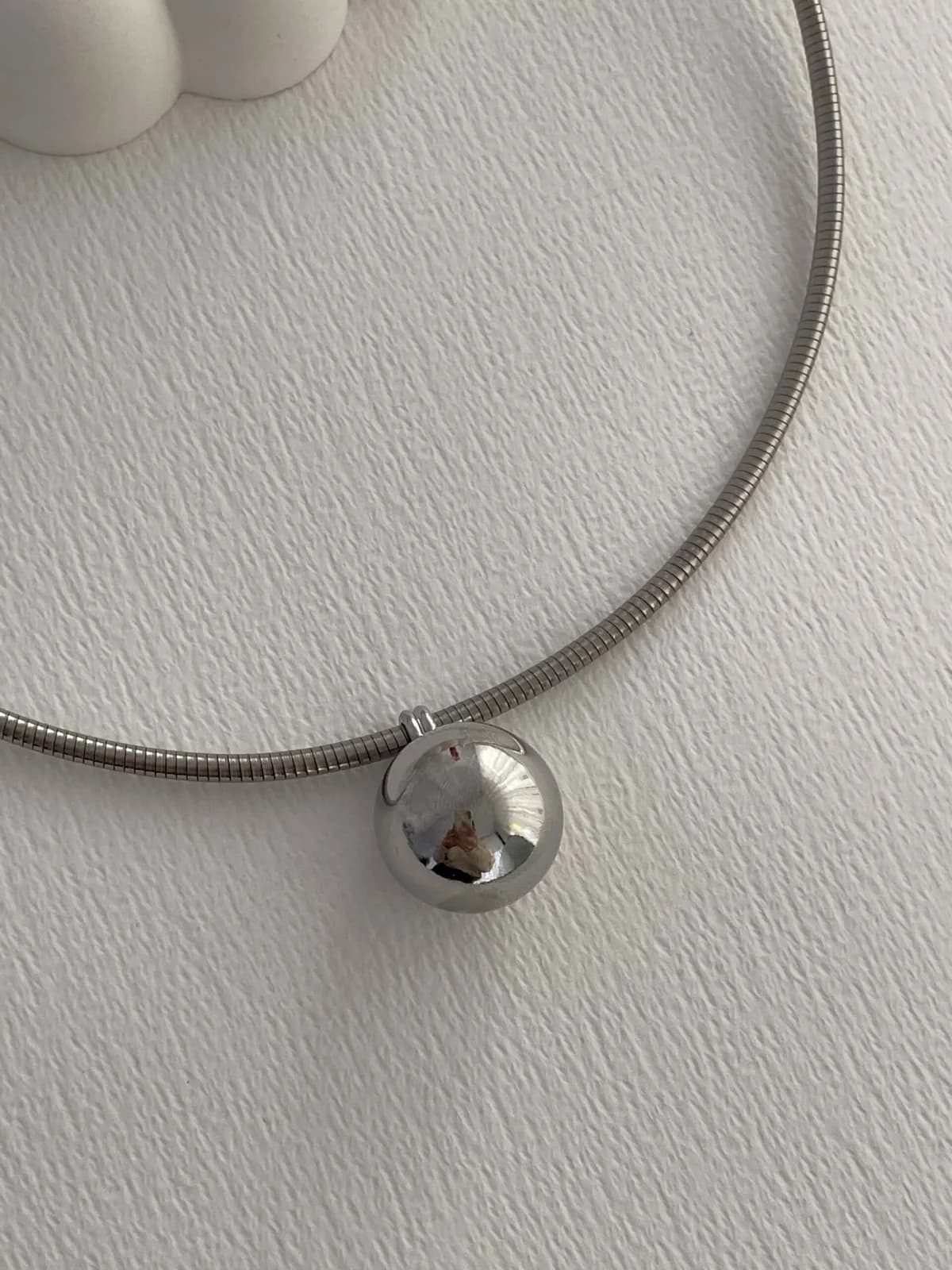 Özel Seri Tel Tasarım Top Detay Gümüş Choker Kolye