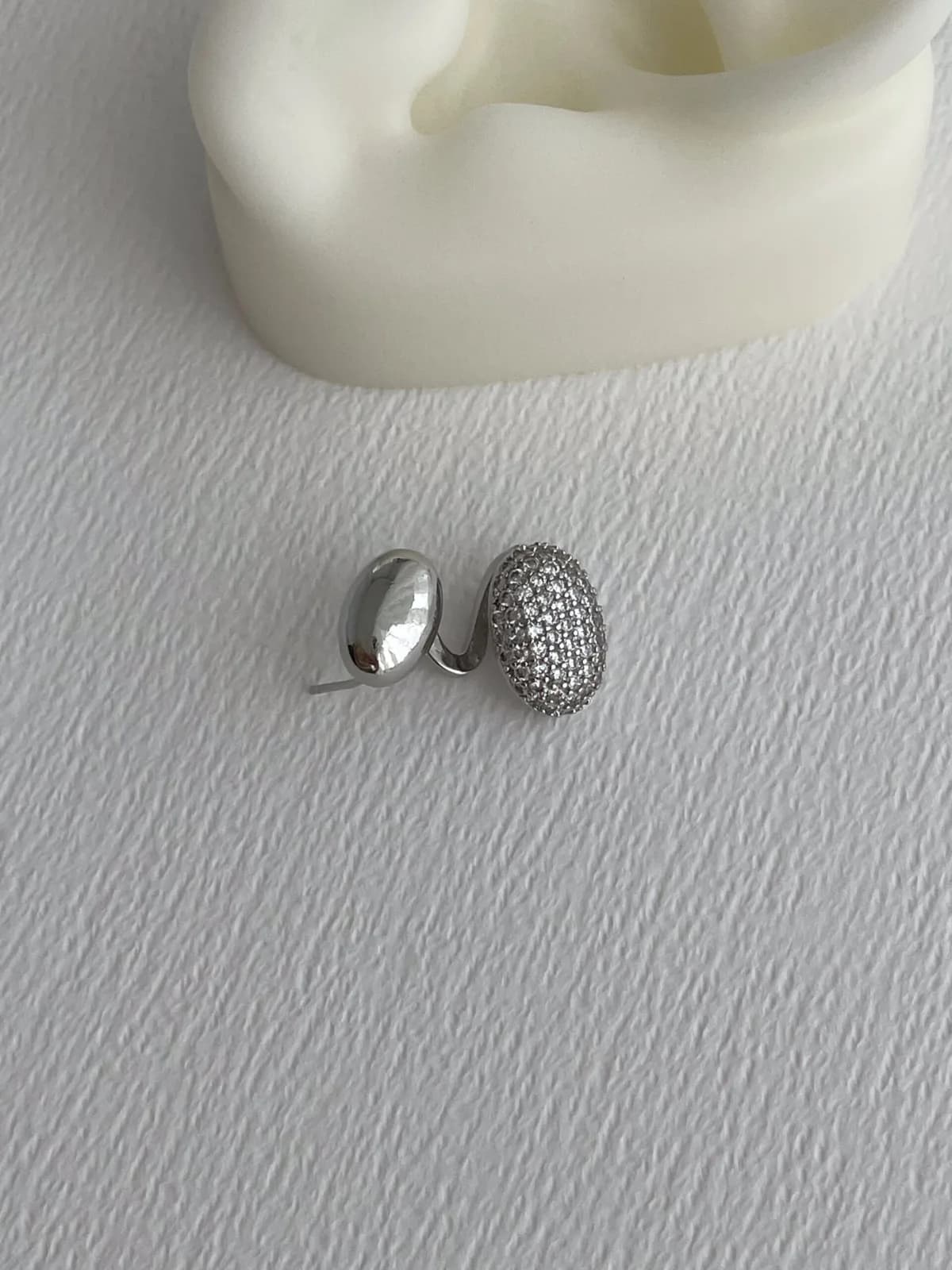 Özel Seri Zirkon Taşlı İkili Oval Tasarım Gümüş Earcuff Küpe (Delik Gerektirir)