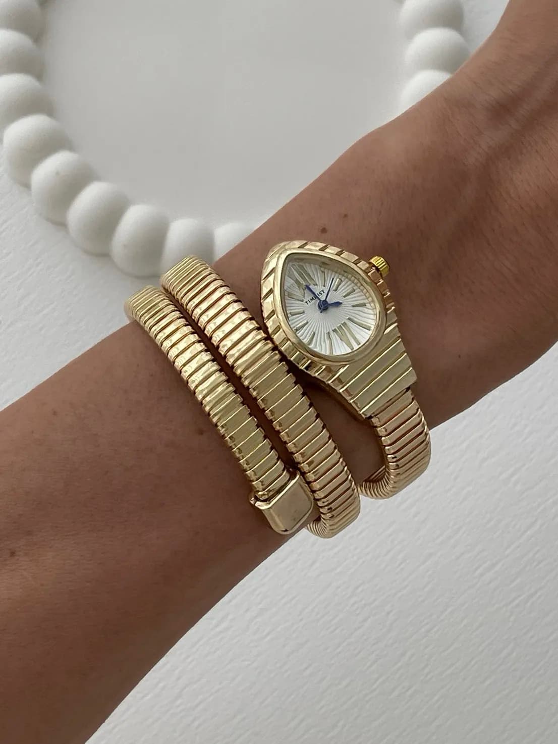Marka Model Yılan Tasarım Kadranı Beyaz Gold Vintage Saat