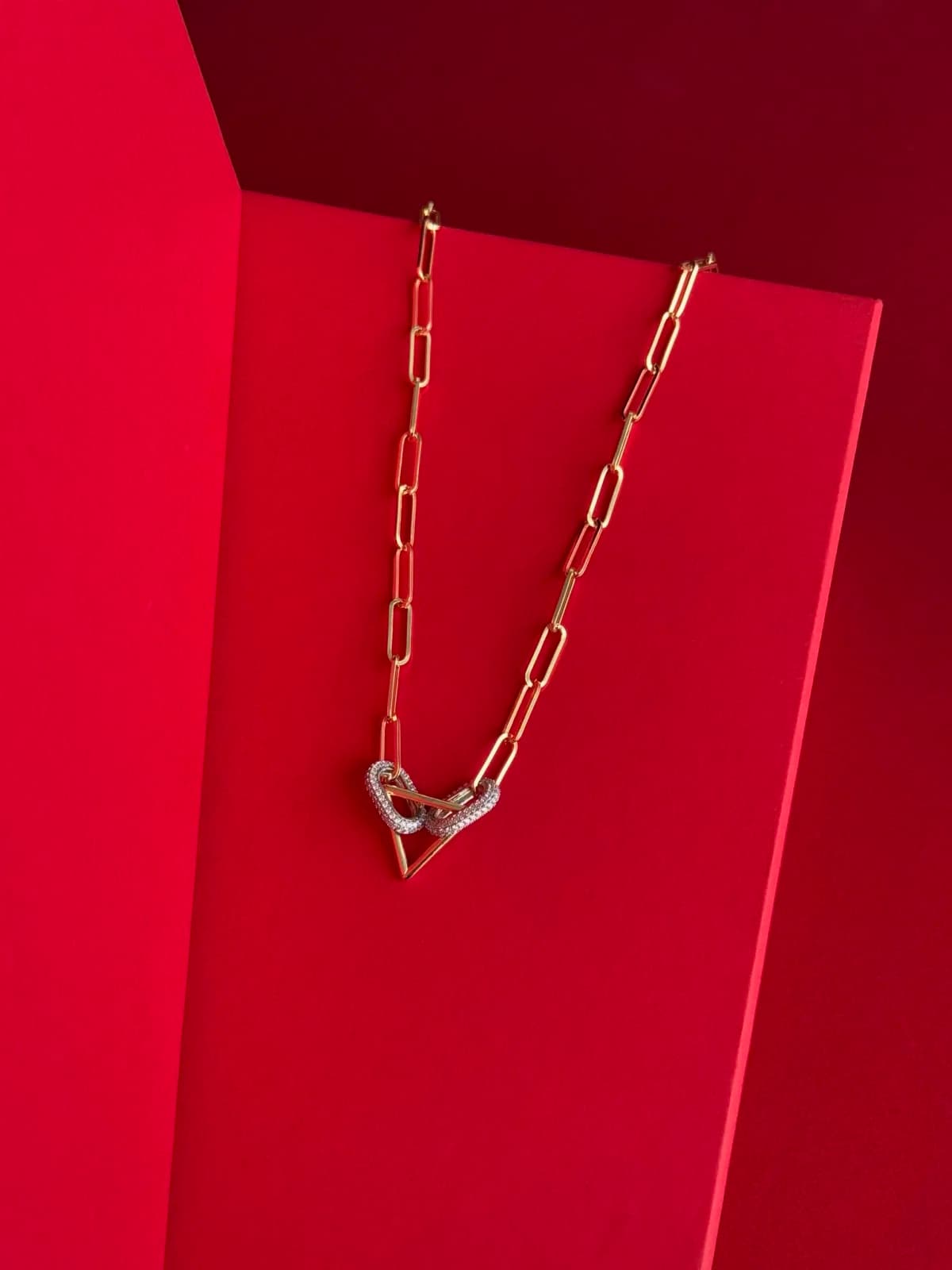 NS-Premium Zirkon Taşlı Üçgen Uç Gold Figaro Kolye