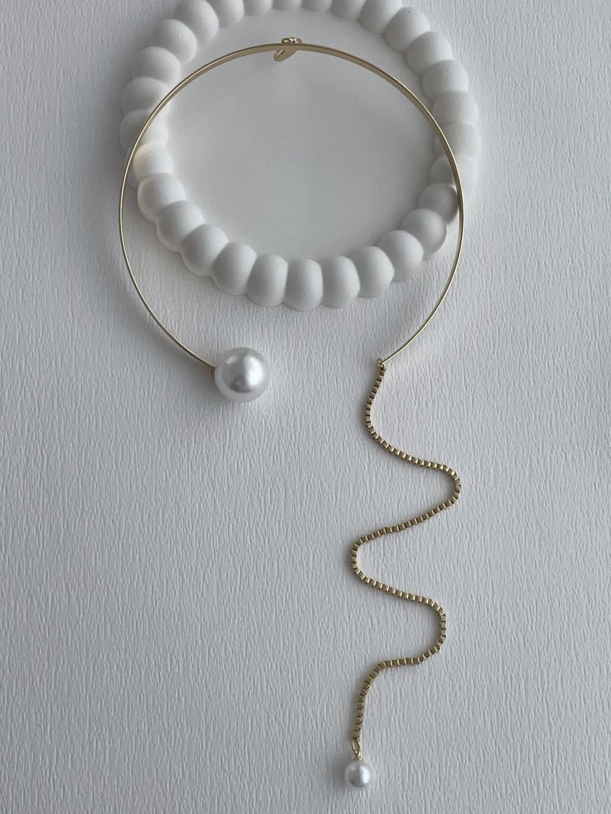Özel Seri Sallantılı İnci Uç Detay Gold Choker Kolye