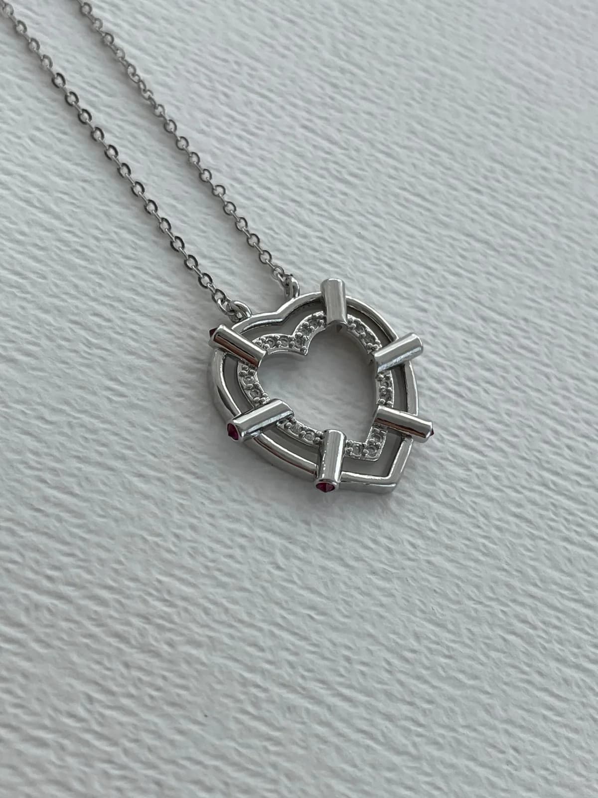 Özel Seri Marka Model  Zirkon Taşlı Gümüş Kalp Kolye