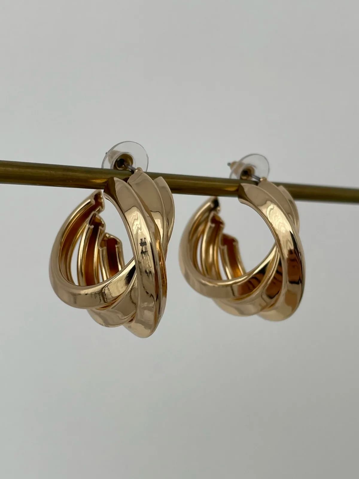 Özel Seri Üçlü Kıvrım Geometrik Tasarım Gold Küpe