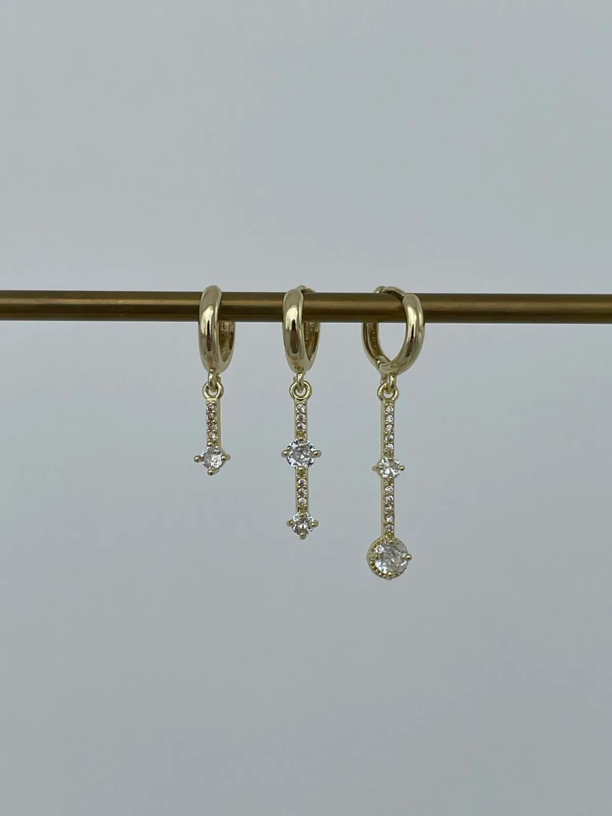 Özel Seri Zirkon Taşlı Çubuk Tasarım Gold Üçlü Küpe Set