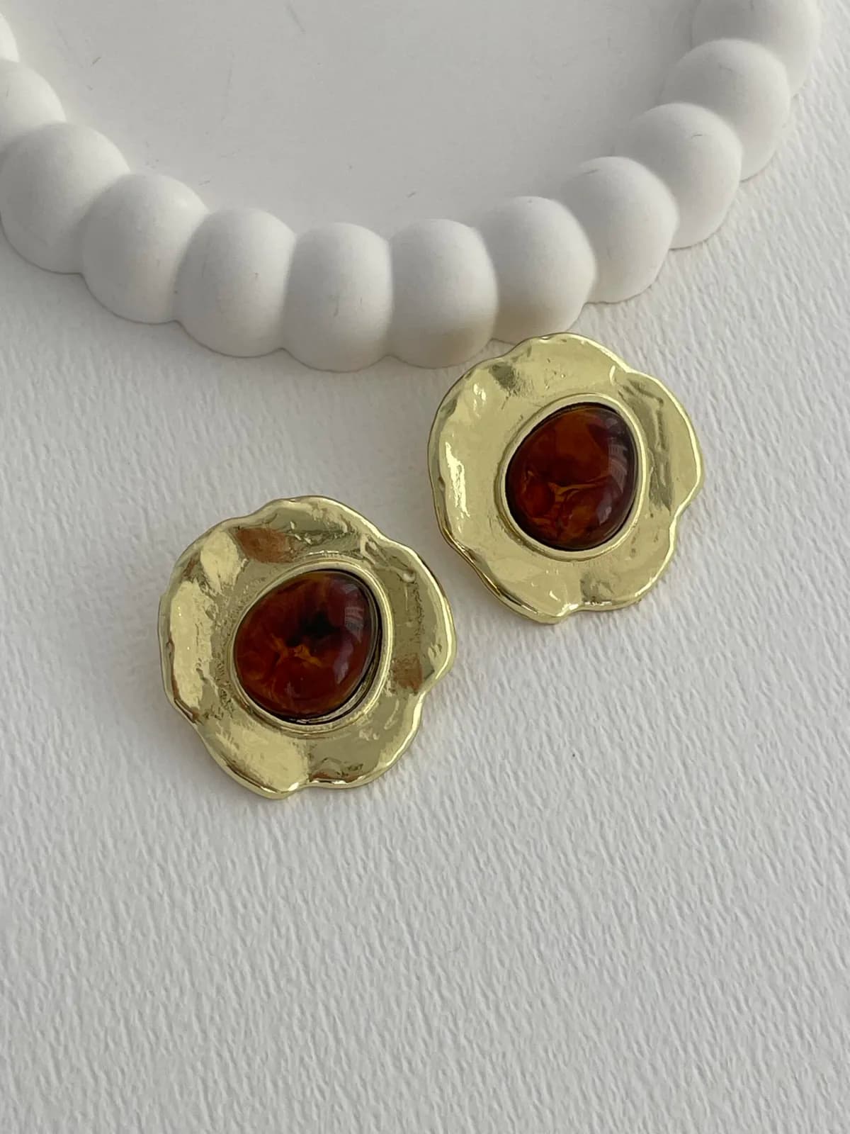 Özel Seri Kahverengi Kemik Oval Soyut Tasarım Gold Küpe