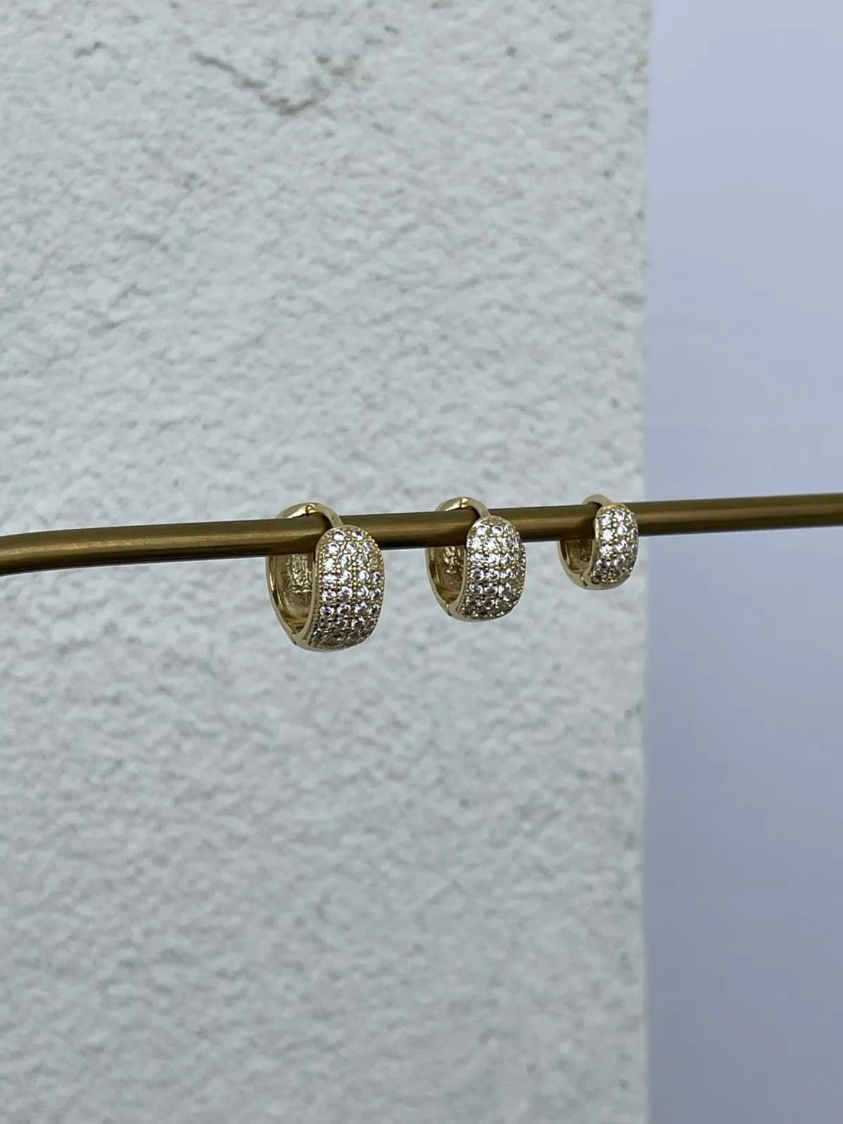 Özel Seri Zirkon Taşlı Üçlü Halka Gold Küpe Seti