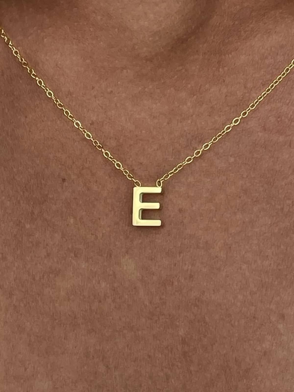 Çelik Minimal E Harfli Kolye