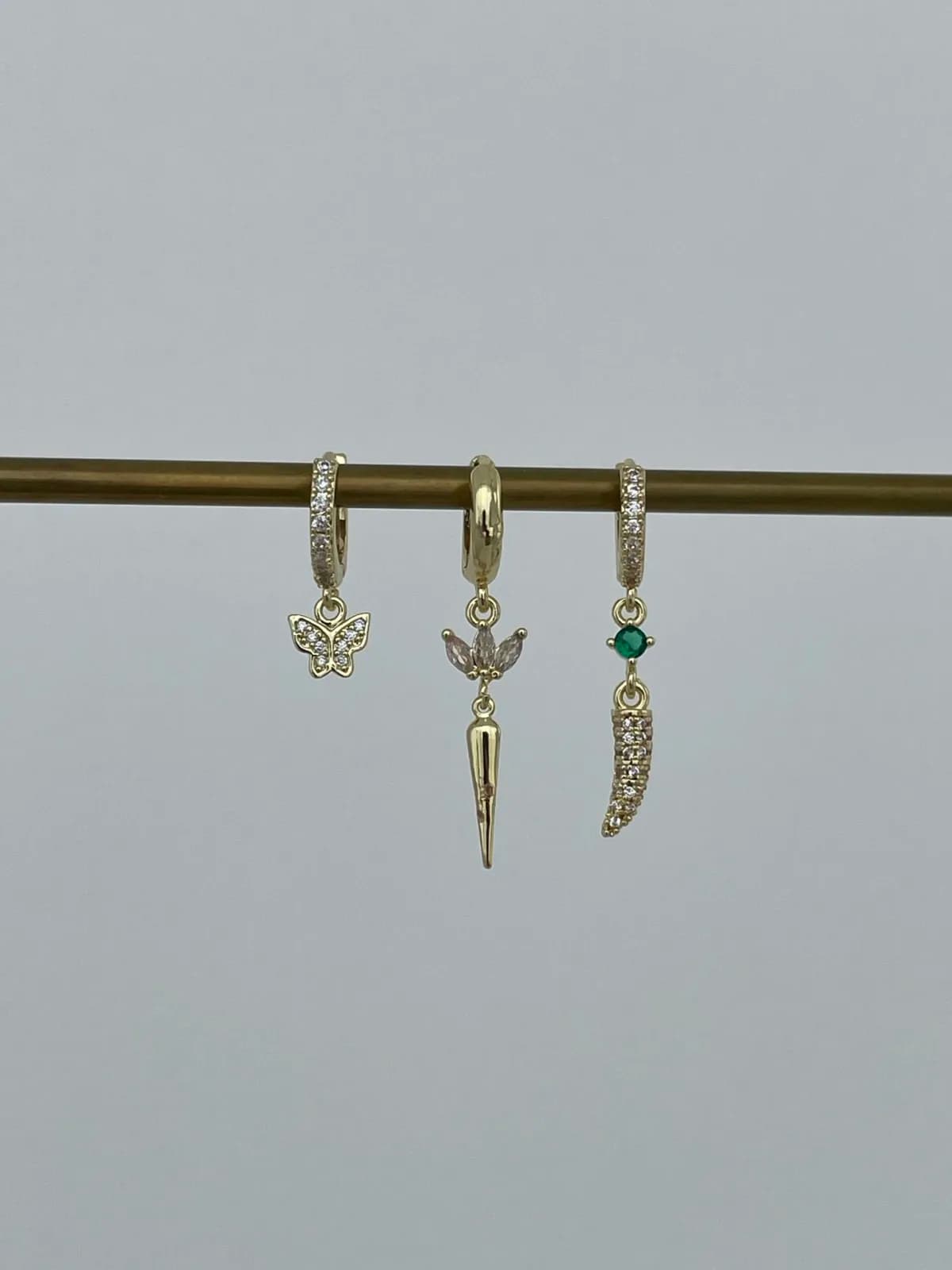 Özel Seri Zirkon Taşlı Yaprak &amp; Biber Tasarım Gold Üçlü Küpe Set